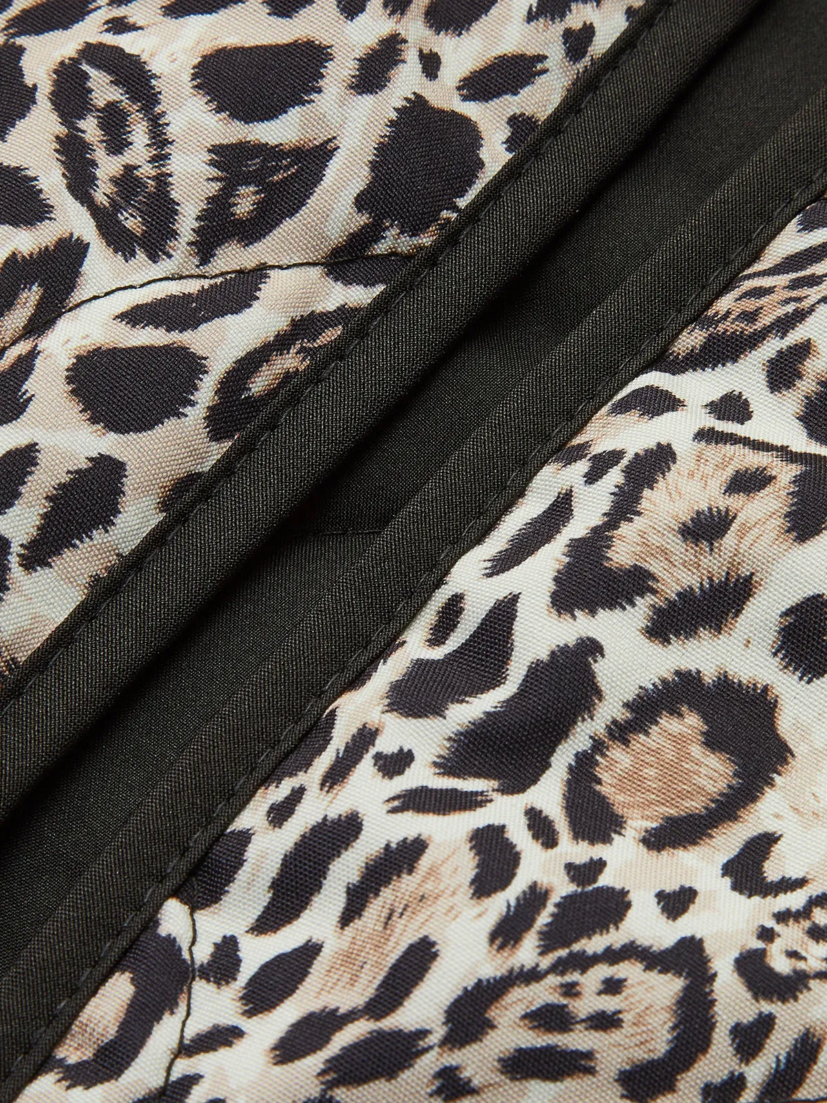 Contrast Trim Leopard Printed Winter Coat sold by COMMENSE product image thumbnail 2