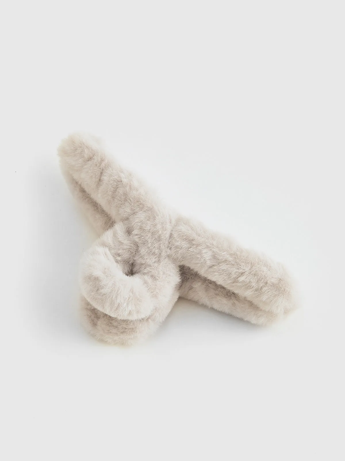 Fuzzy Hair Claw sold by COMMENSE product image thumbnail 4