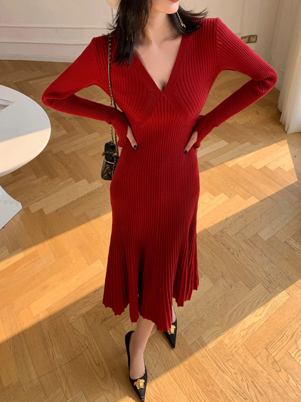 Elegant V-Neck Pleated Dress sold by COMMENSE product image thumbnail 4