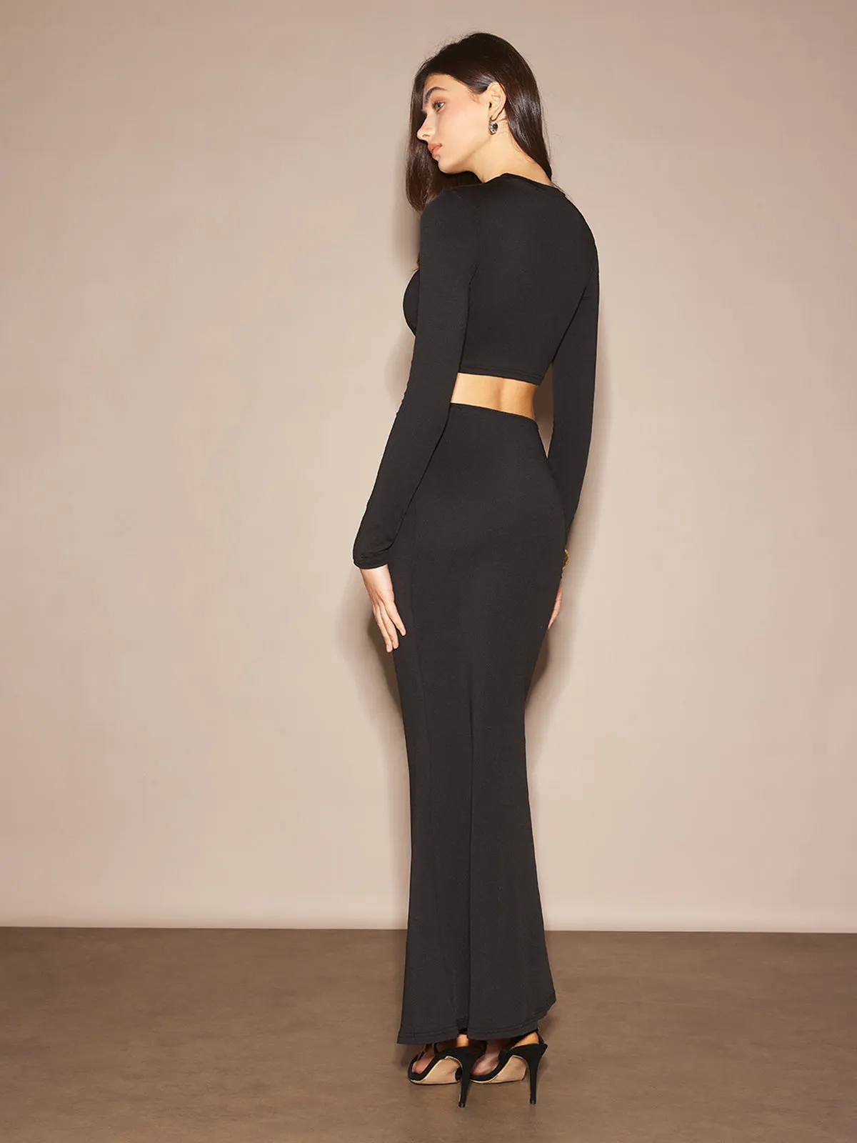 U-Ring Cutout Crop Skirt Set sold by COMMENSE product image thumbnail 4