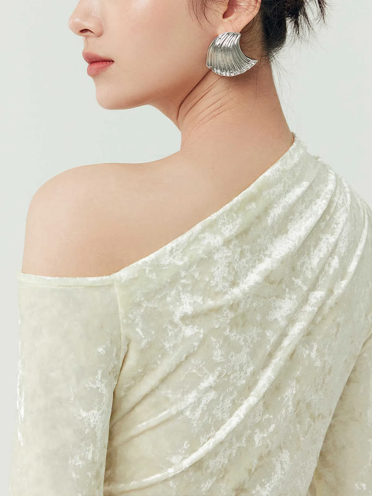 One-Shoulder Pleated Velvet Blouse sold by COMMENSE product image thumbnail 5