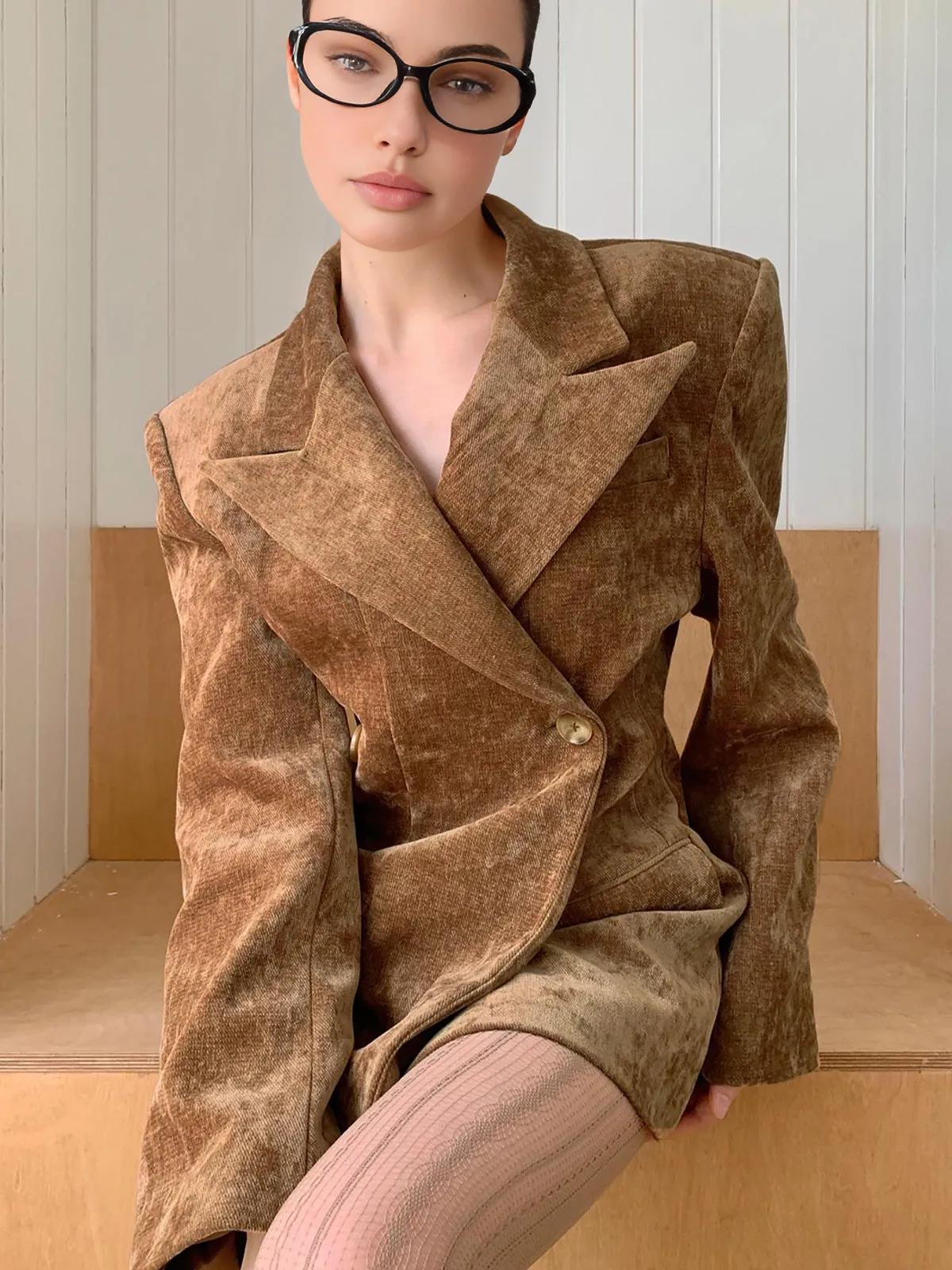 Button Cinched Long Blazer sold by COMMENSE product image thumbnail 2