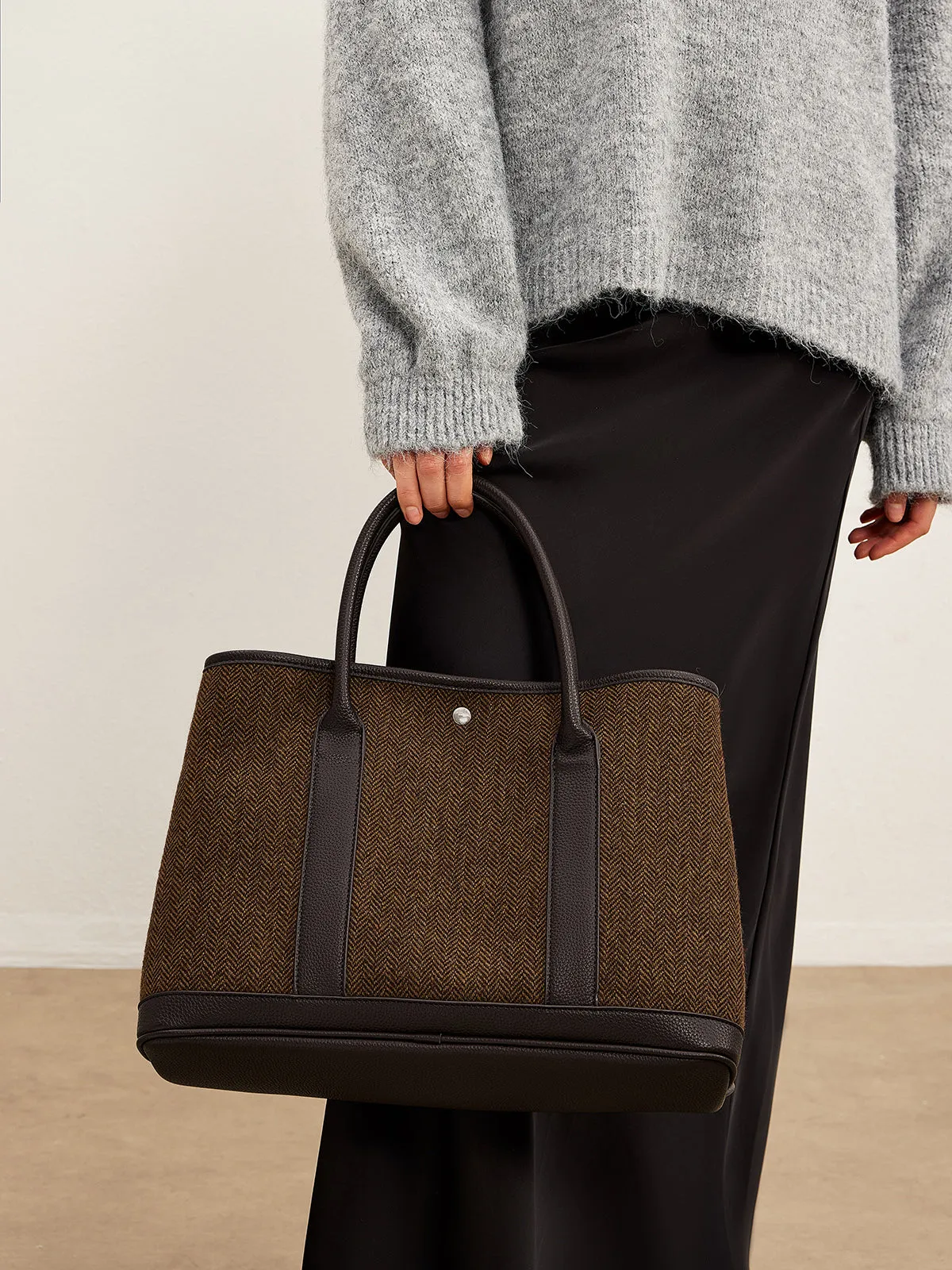 Chevron Button Clasp Tote Bag sold by COMMENSE product image thumbnail 2