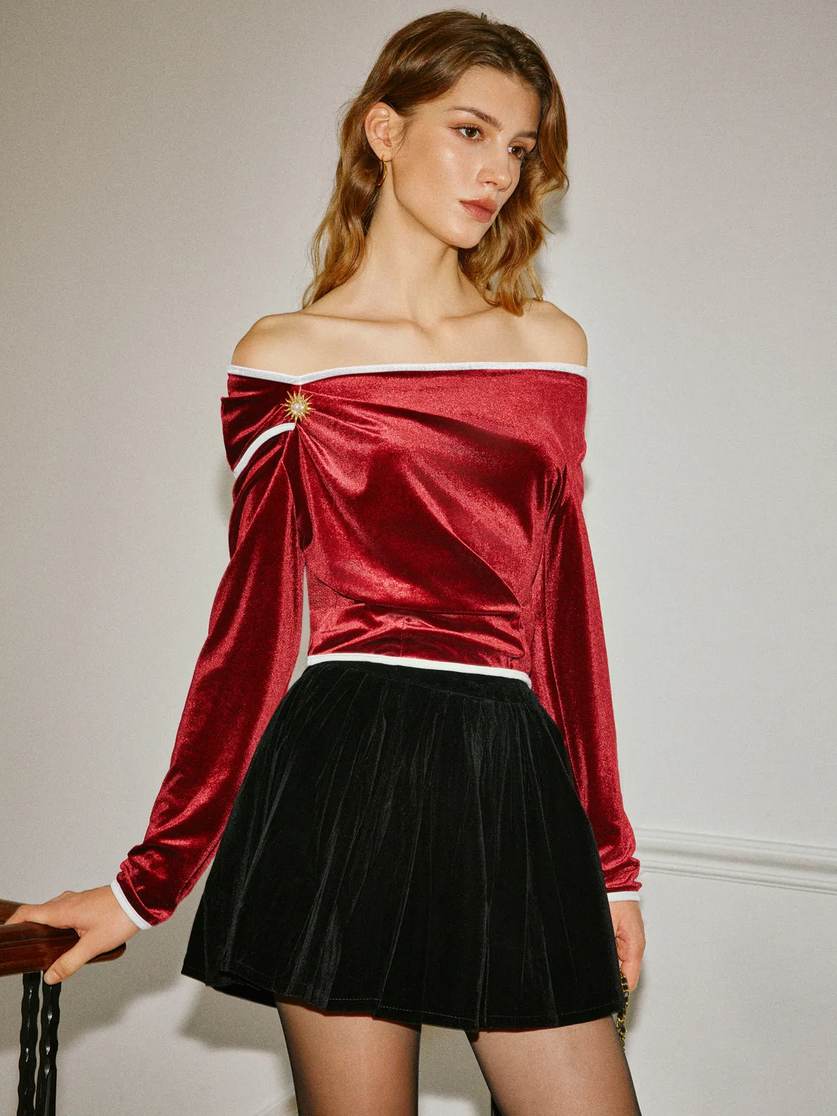 Off-Shoulder Contrast Trim Velvet Blouse sold by COMMENSE product image thumbnail 4