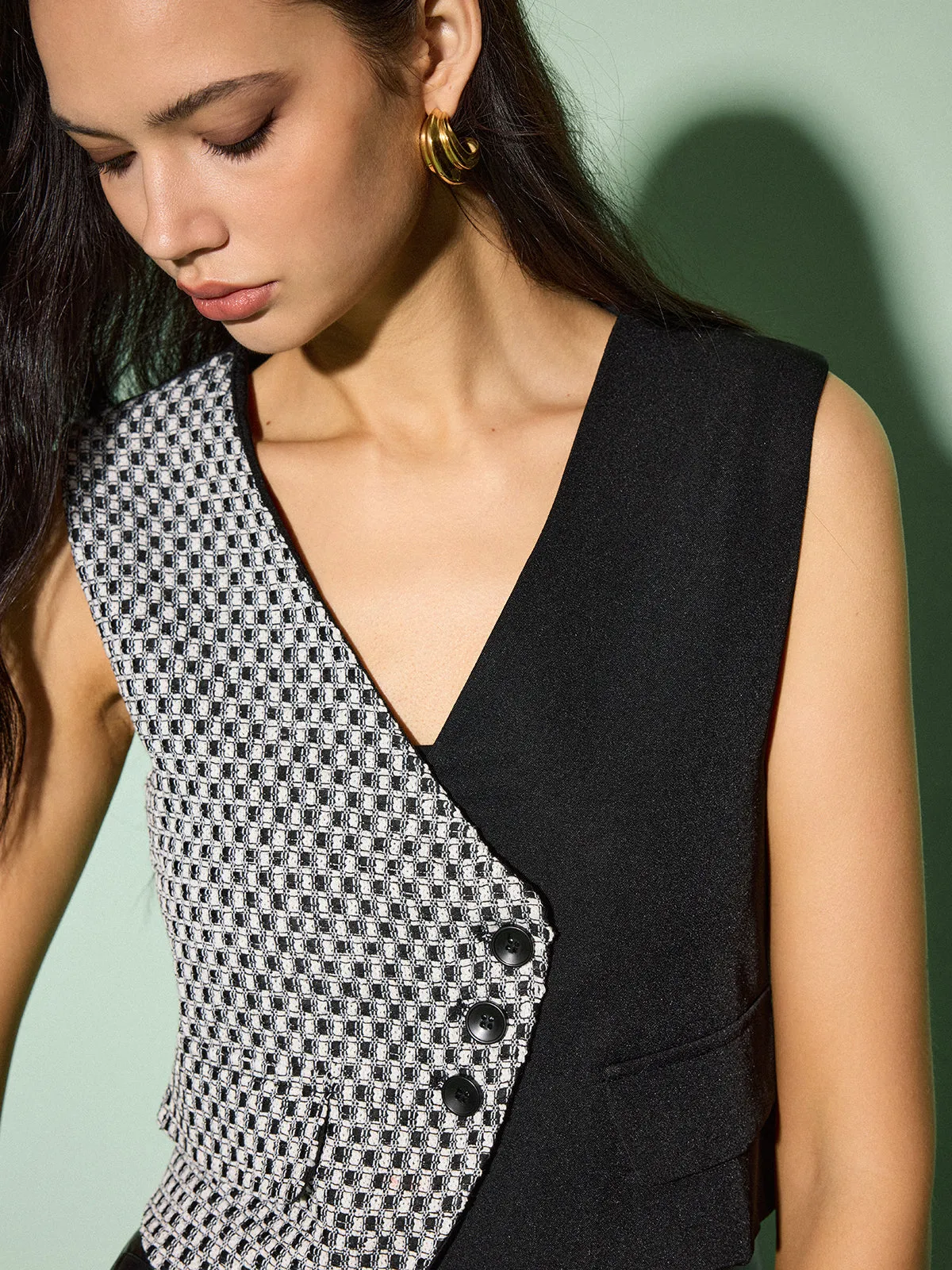 Color Block Criss Cross Button Vest sold by COMMENSE product image thumbnail 5
