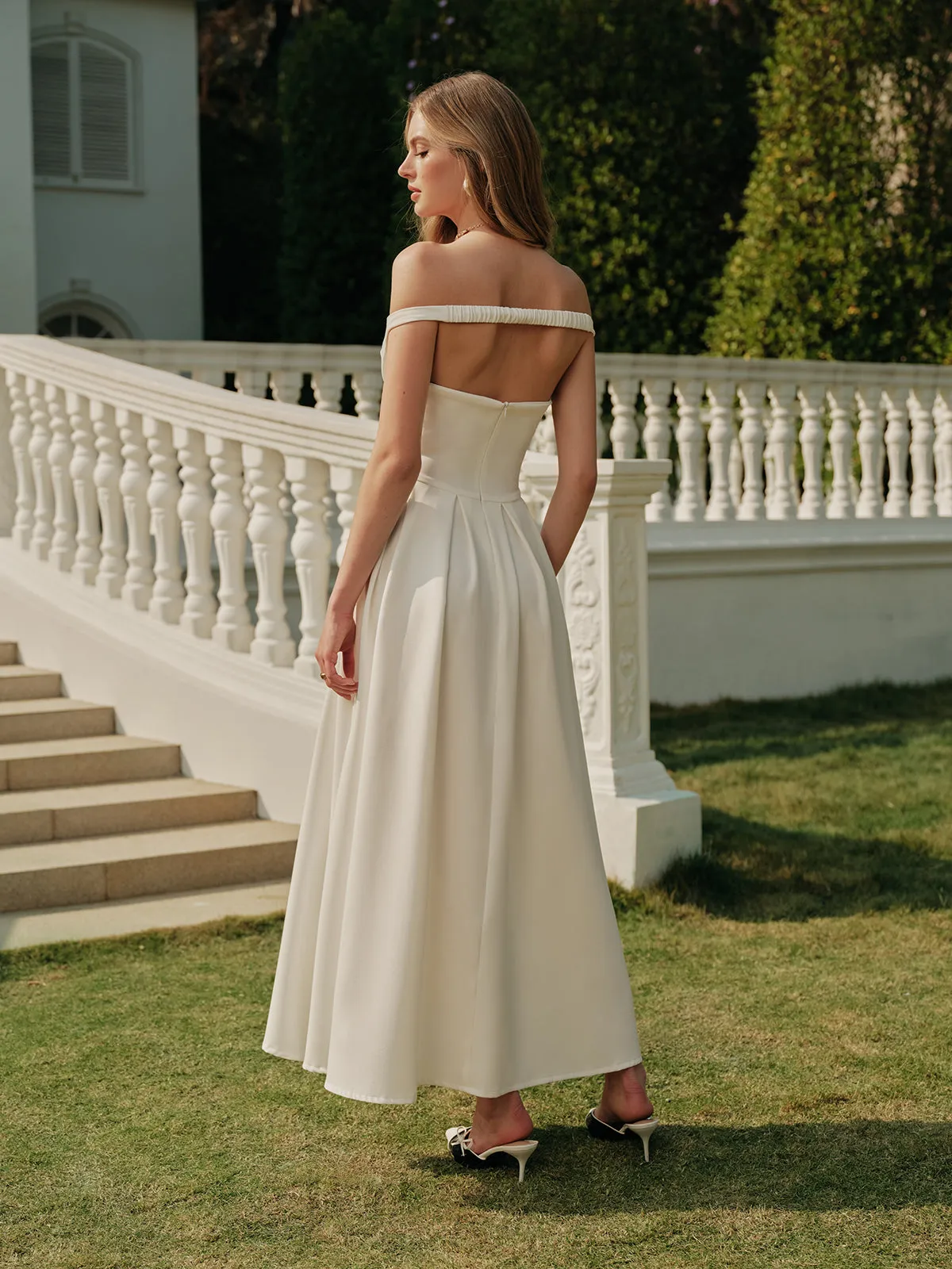 Off-Shoulder Sweetheart Pleated Dress sold by COMMENSE product image thumbnail 4