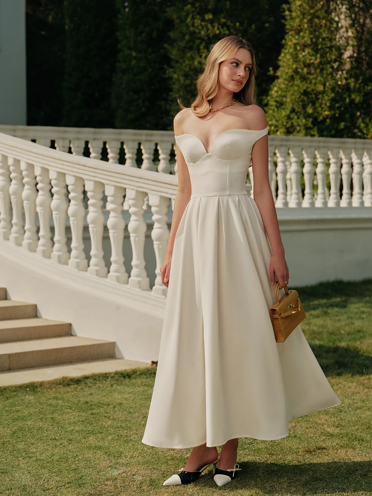 Off-Shoulder Sweetheart Pleated Dress sold by COMMENSE product image thumbnail 5