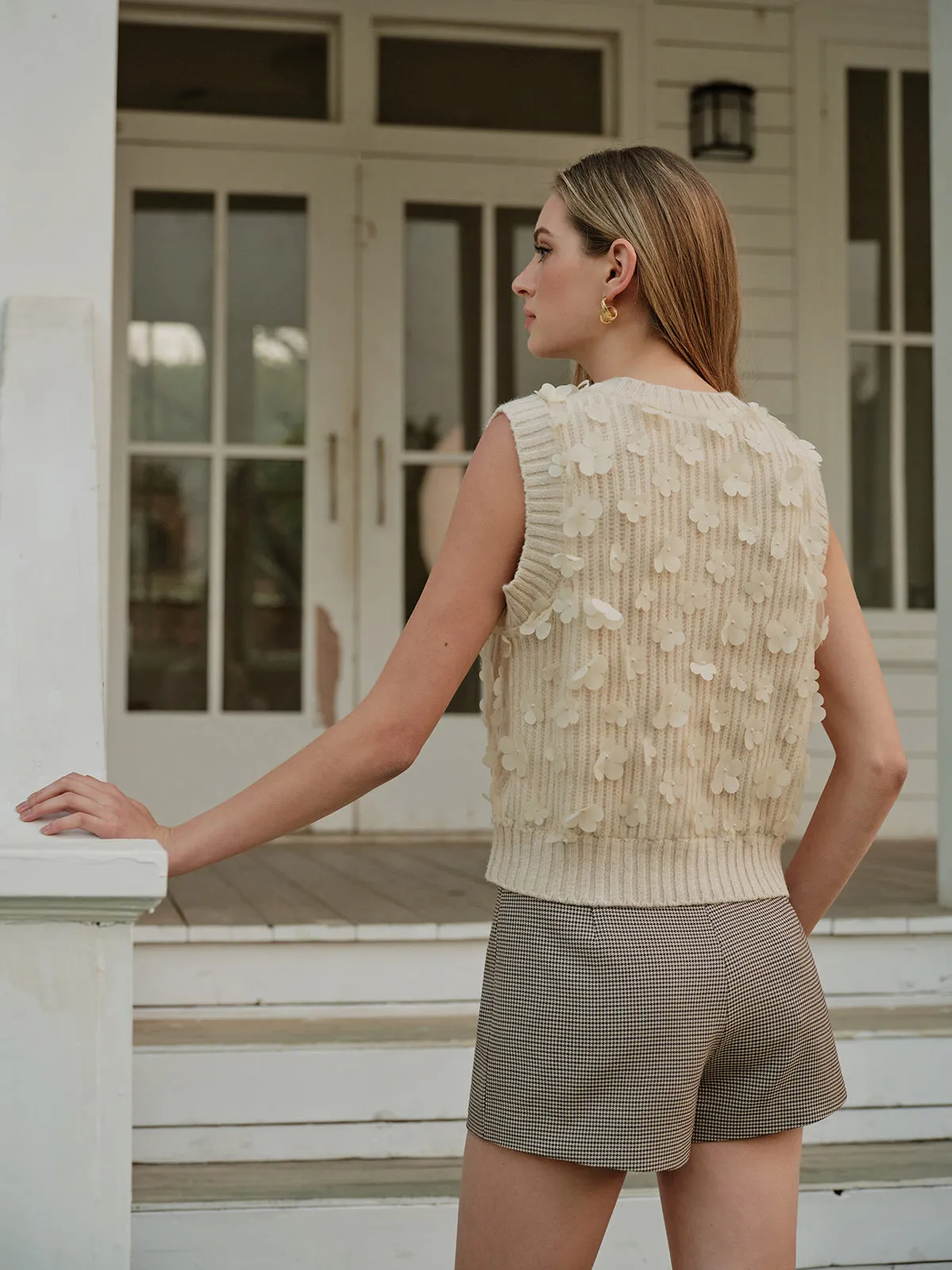 Casual Floral Sweater Vest sold by COMMENSE product image thumbnail 4