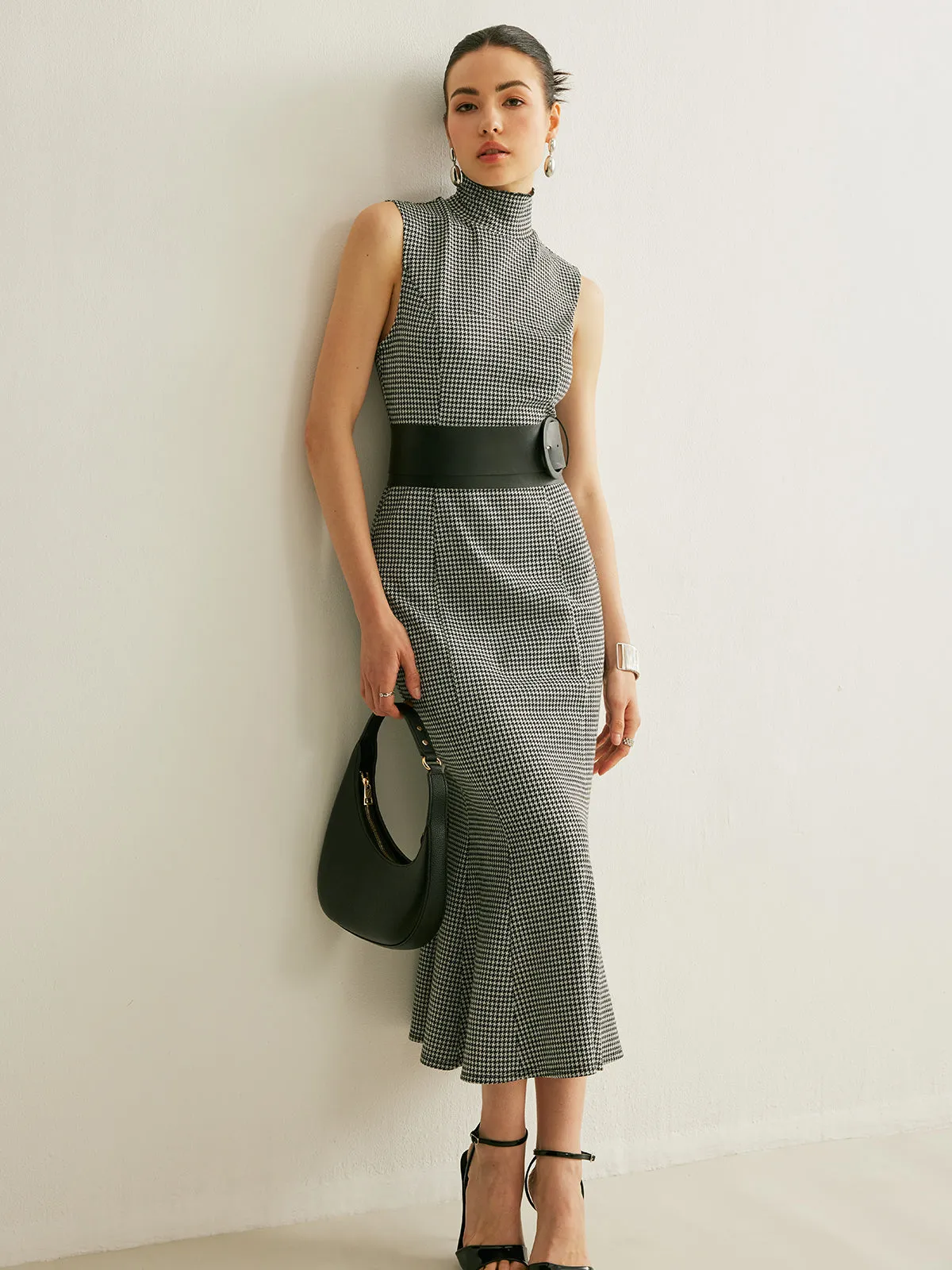 Belted Plaid Sleeveless Dress sold by COMMENSE product image thumbnail 4