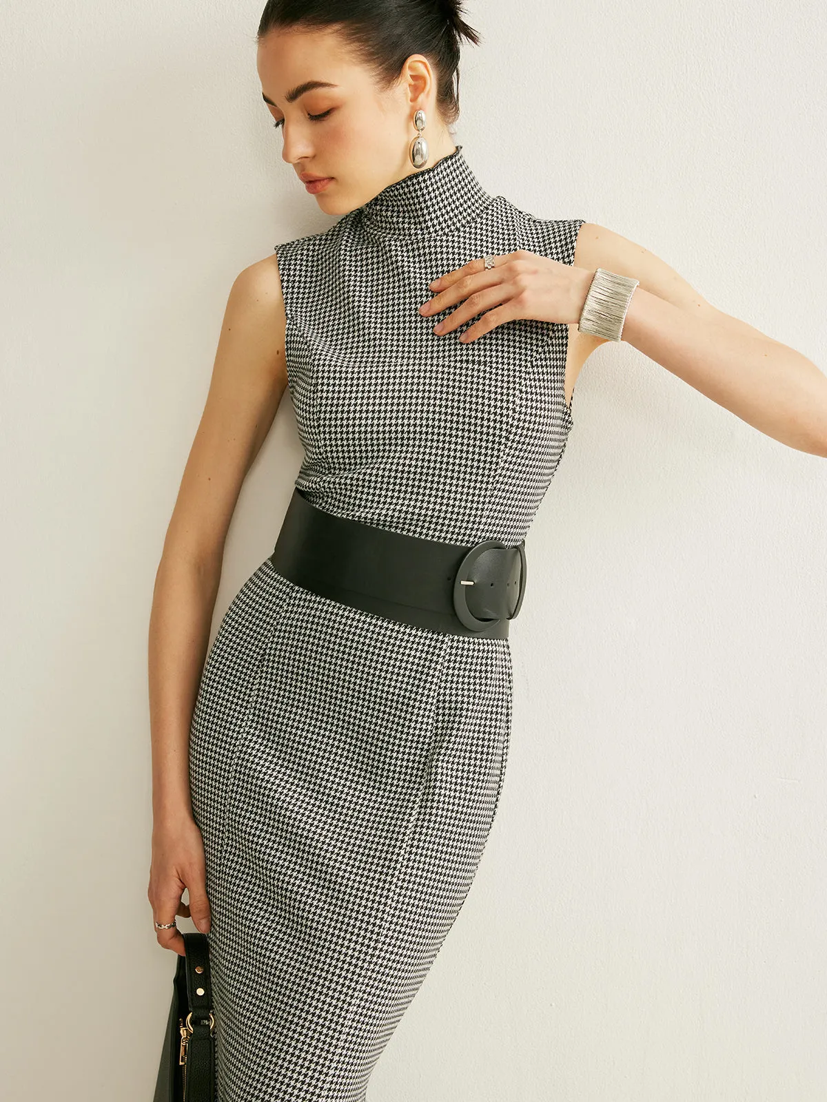 Belted Plaid Sleeveless Dress sold by COMMENSE product image thumbnail 5