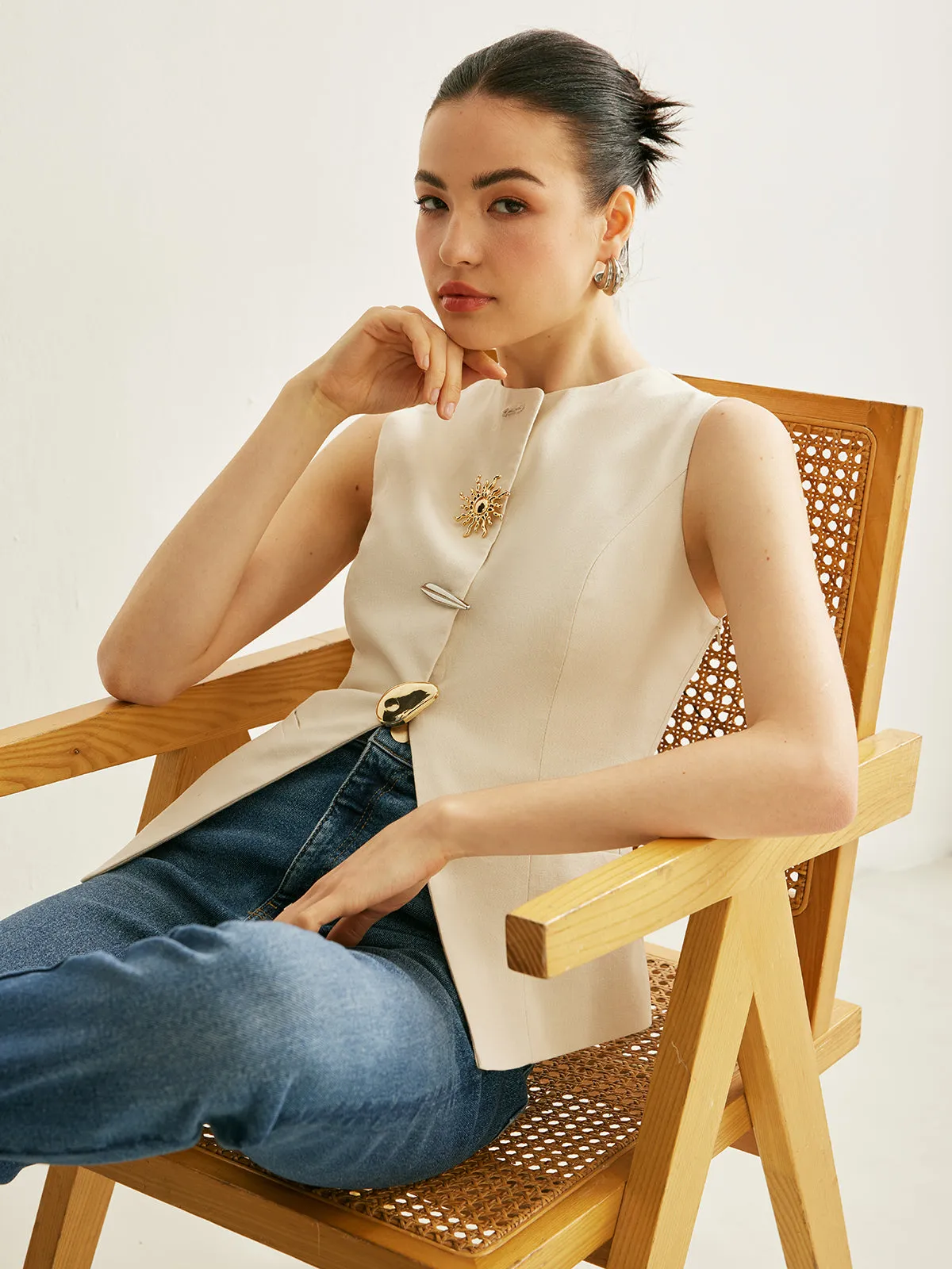 Metal Detail Split Vest sold by COMMENSE product image thumbnail 2