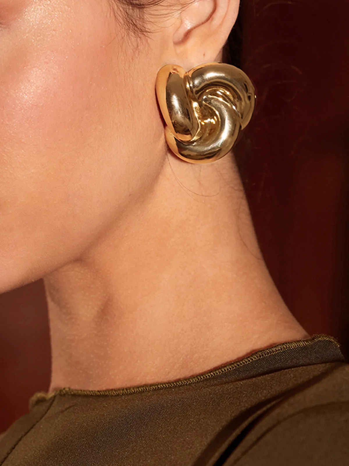 Knotted Gold Ear Cuff sold by COMMENSE product image thumbnail 2
