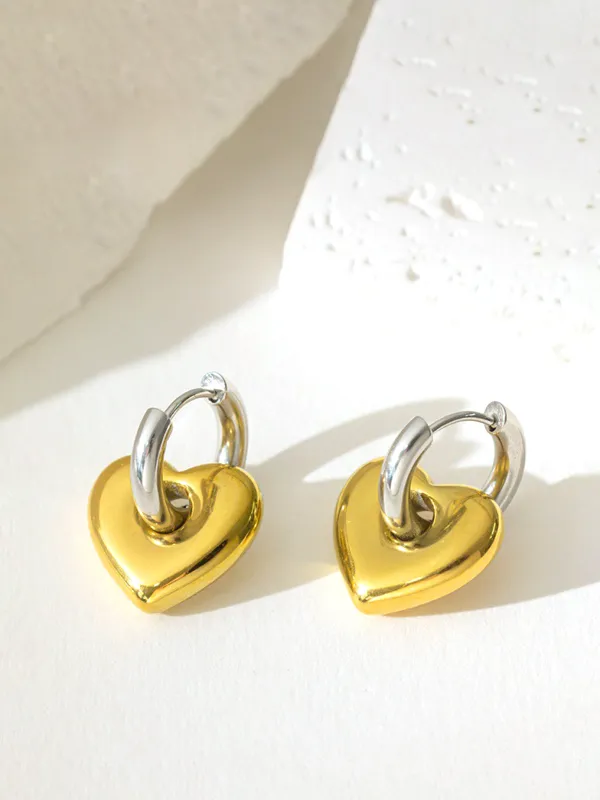2pcs Contrast Heart Drop Earring sold by COMMENSE