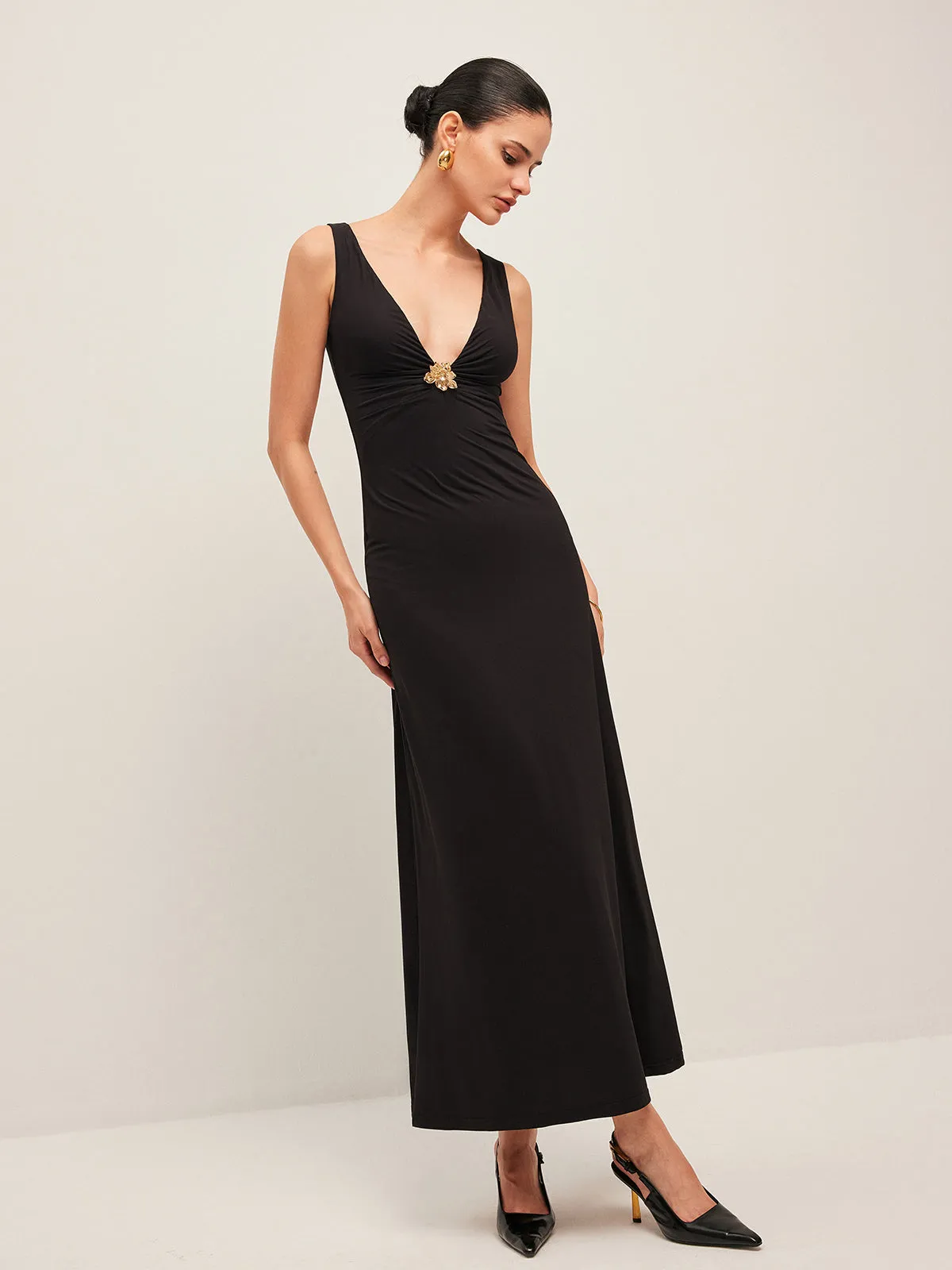 Gold Floral Detail V-Neck Sleeveless Dress sold by COMMENSE