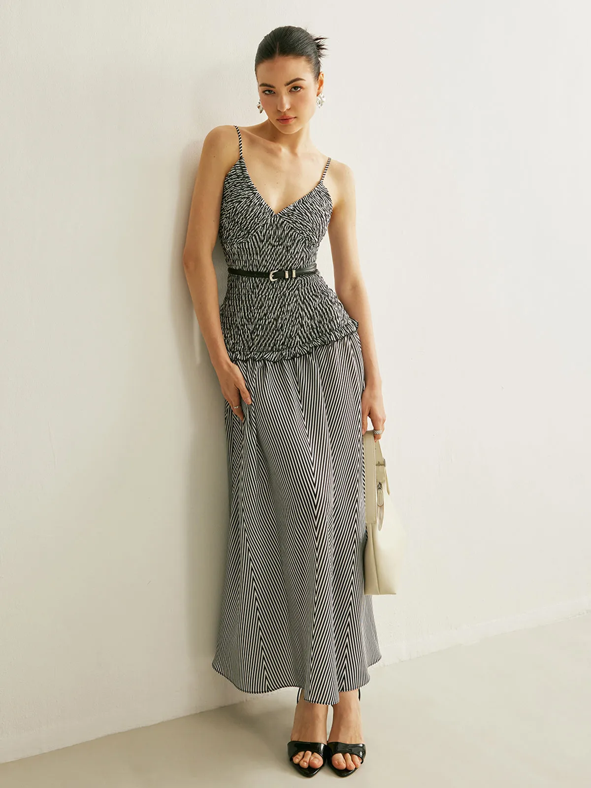 Shirred V-Neck Sleeveless Pleated Dress sold by COMMENSE product image thumbnail 5