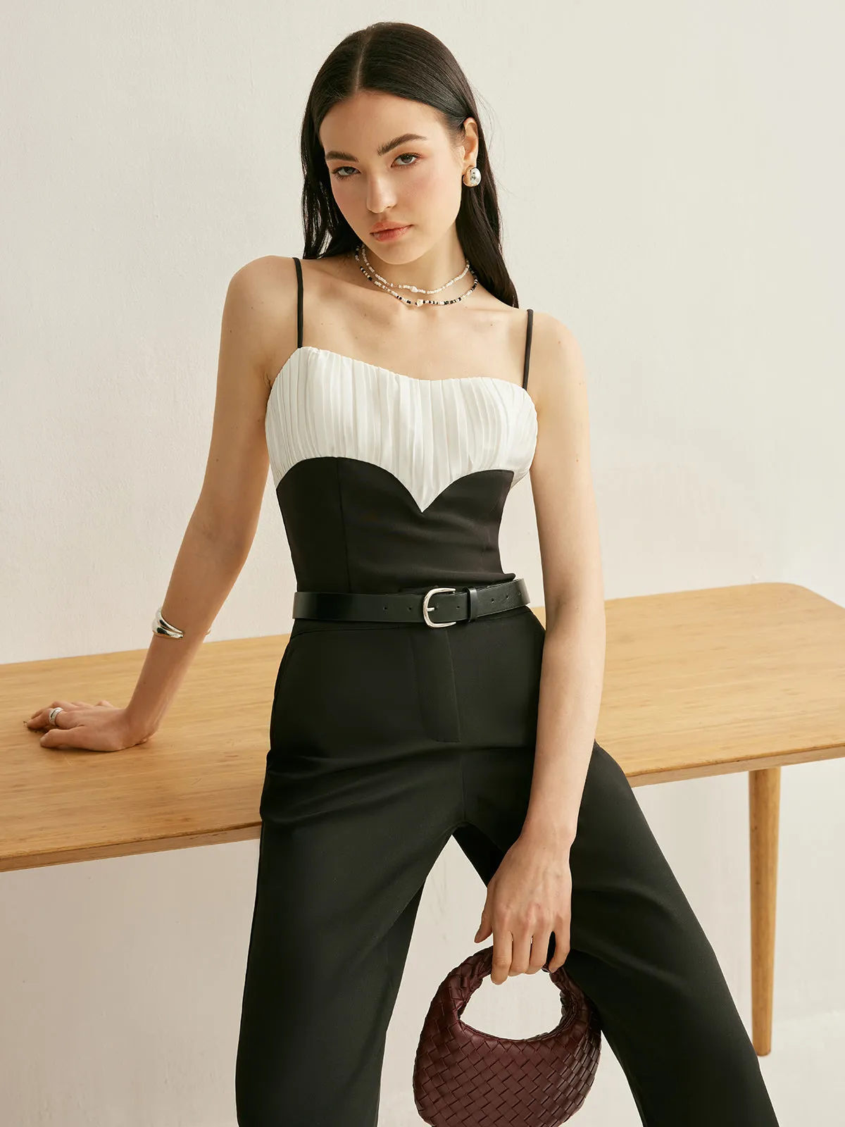 Contrast Binding Adjustable Straps Cami Top sold by COMMENSE product image thumbnail 5