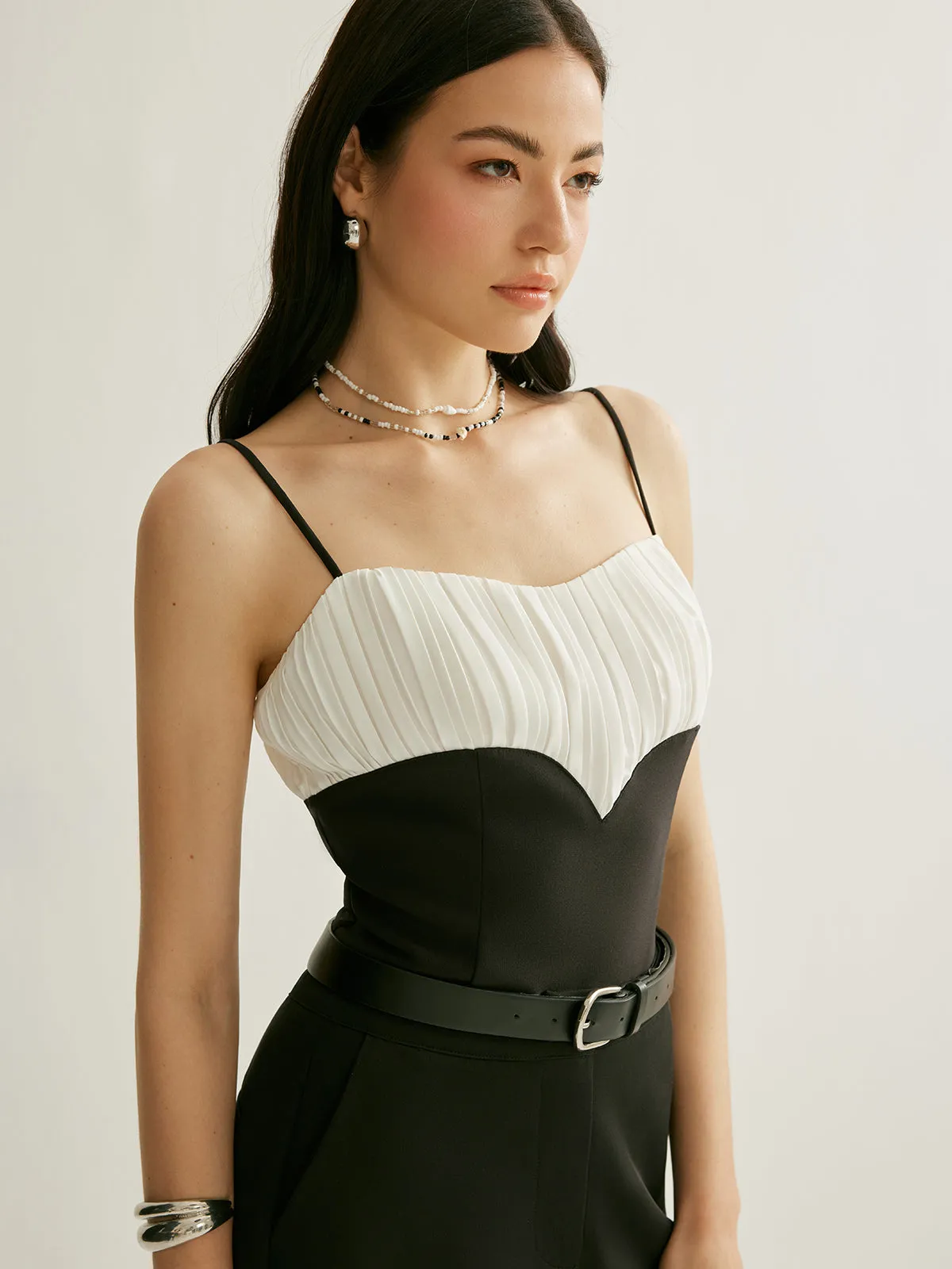 Contrast Binding Adjustable Straps Cami Top sold by COMMENSE product image thumbnail 4