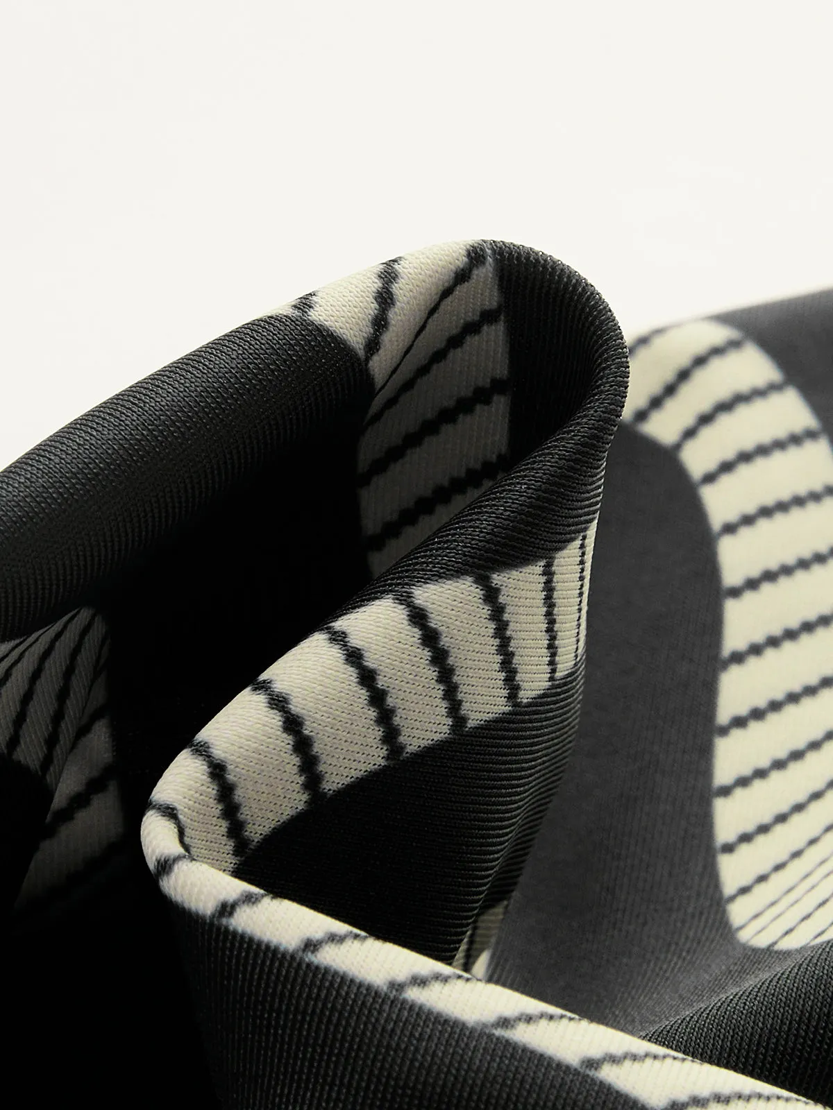 Wave Pattern Triangle Bikini Set sold by COMMENSE product image thumbnail 4