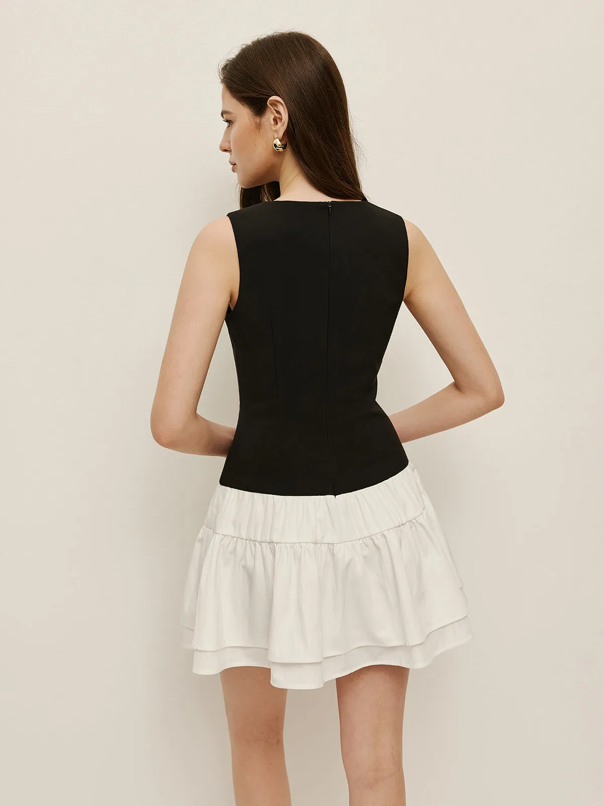 Two-Tone Tiered Sleeveless Dress sold by COMMENSE product image thumbnail 4