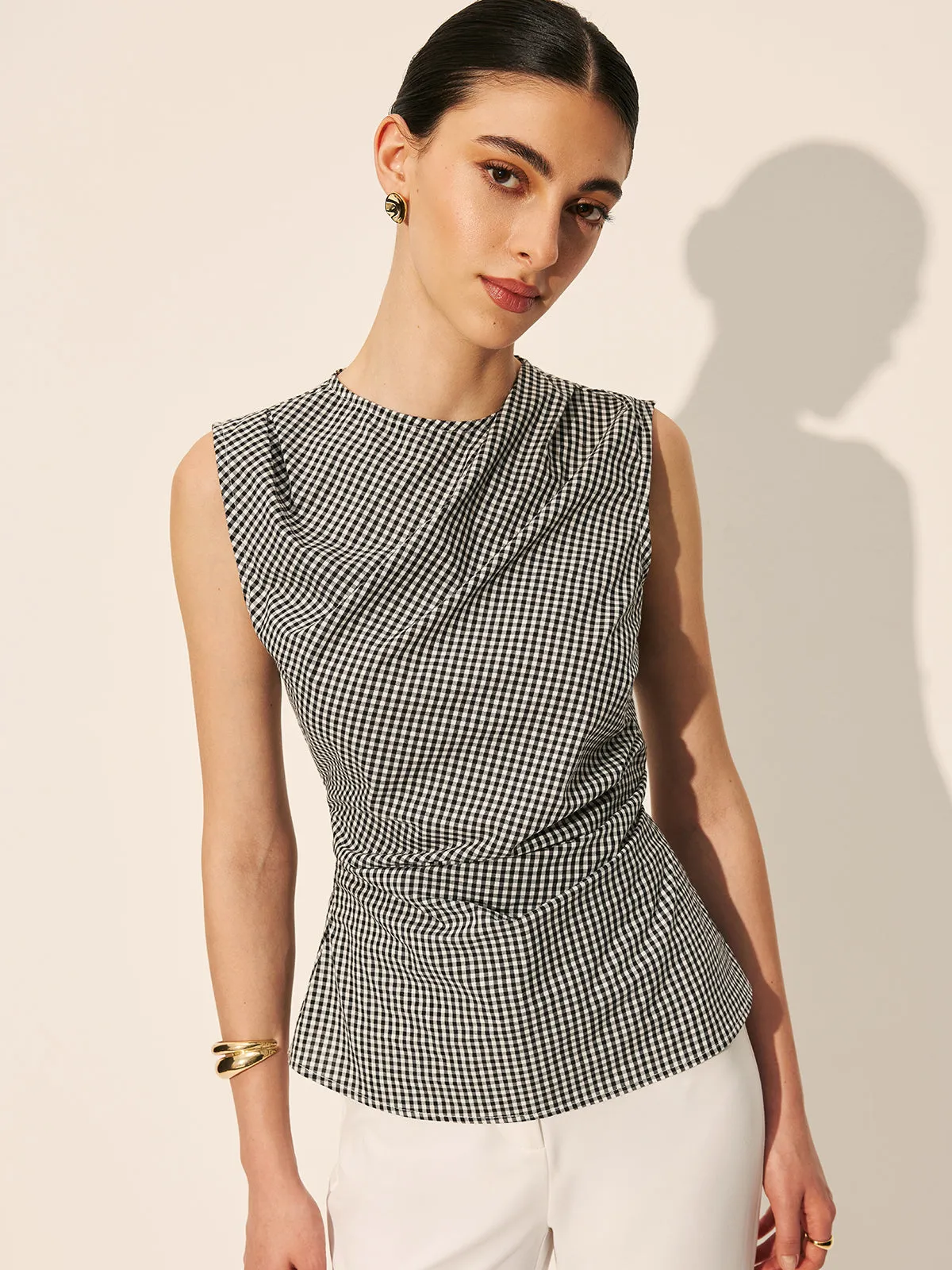 Gingham Ruched Sleeveless Top sold by COMMENSE product image thumbnail 5