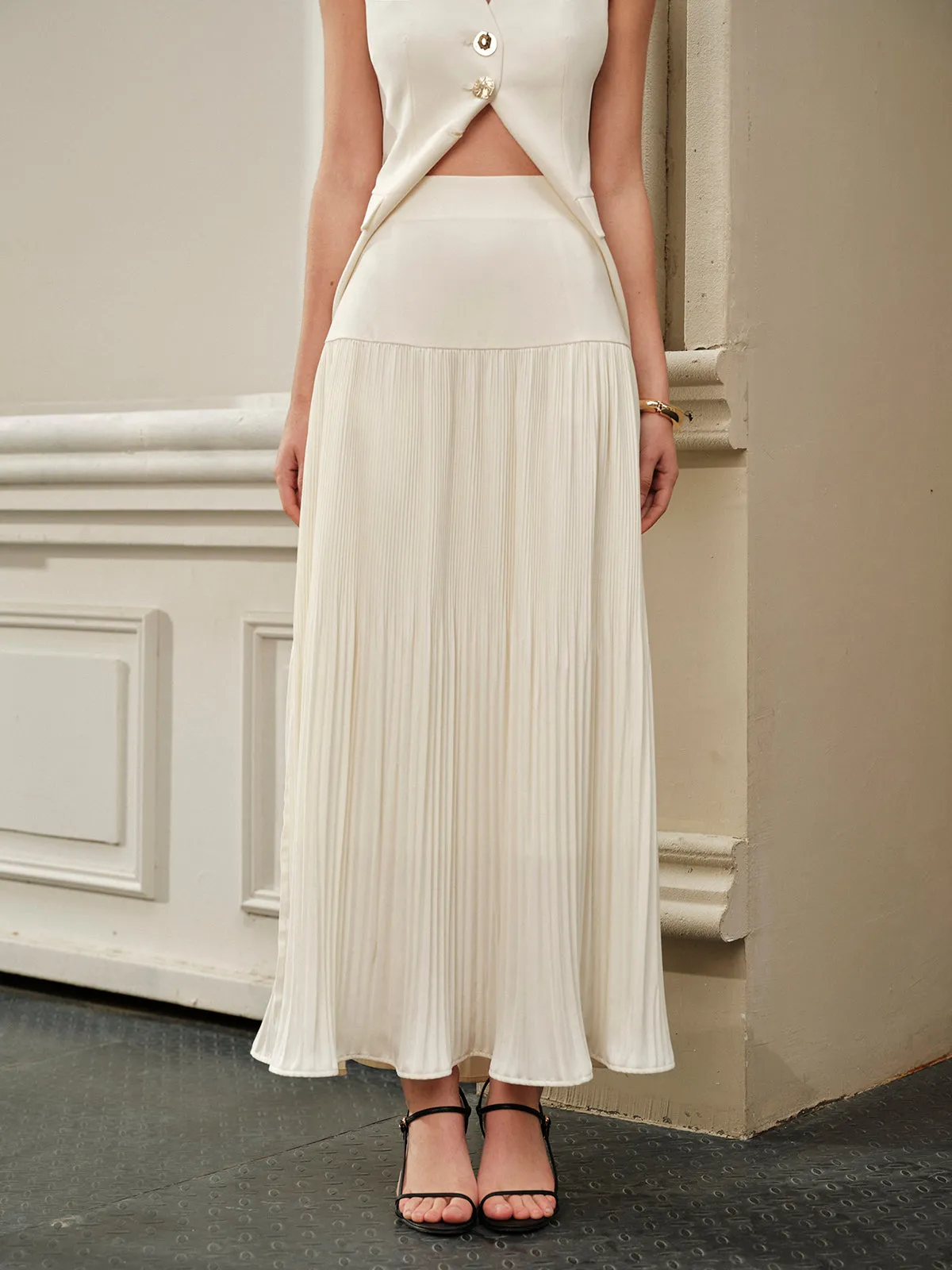 Mid-Waist Pleated Skirt sold by COMMENSE product image thumbnail 4