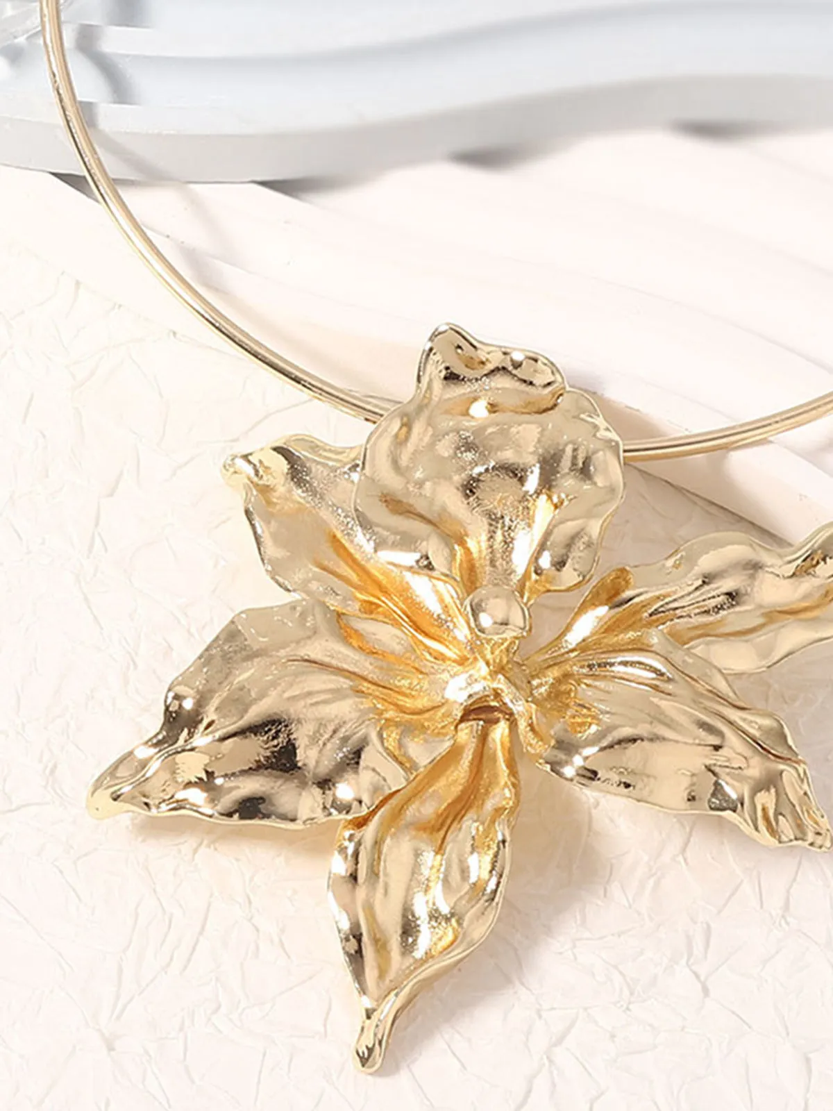 Floral Statement Choker Necklace sold by COMMENSE product image thumbnail 3