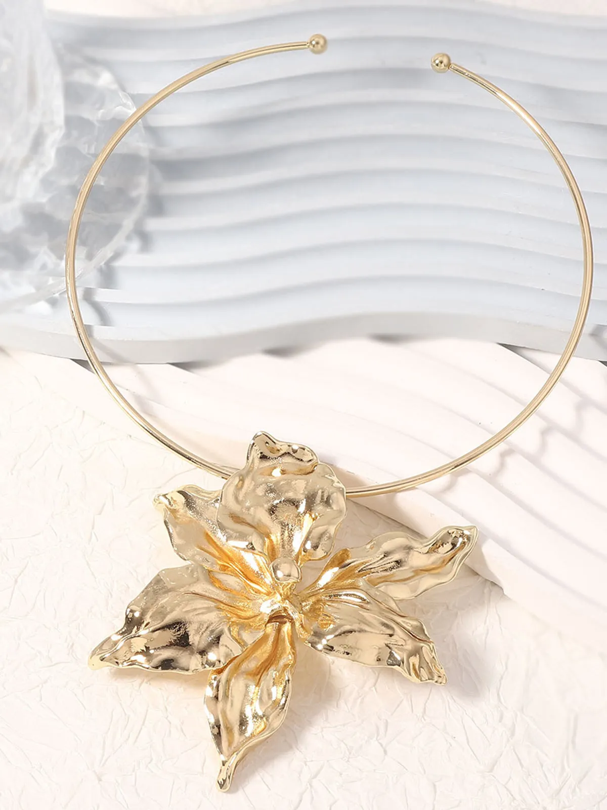 Floral Statement Choker Necklace sold by COMMENSE product image thumbnail 2