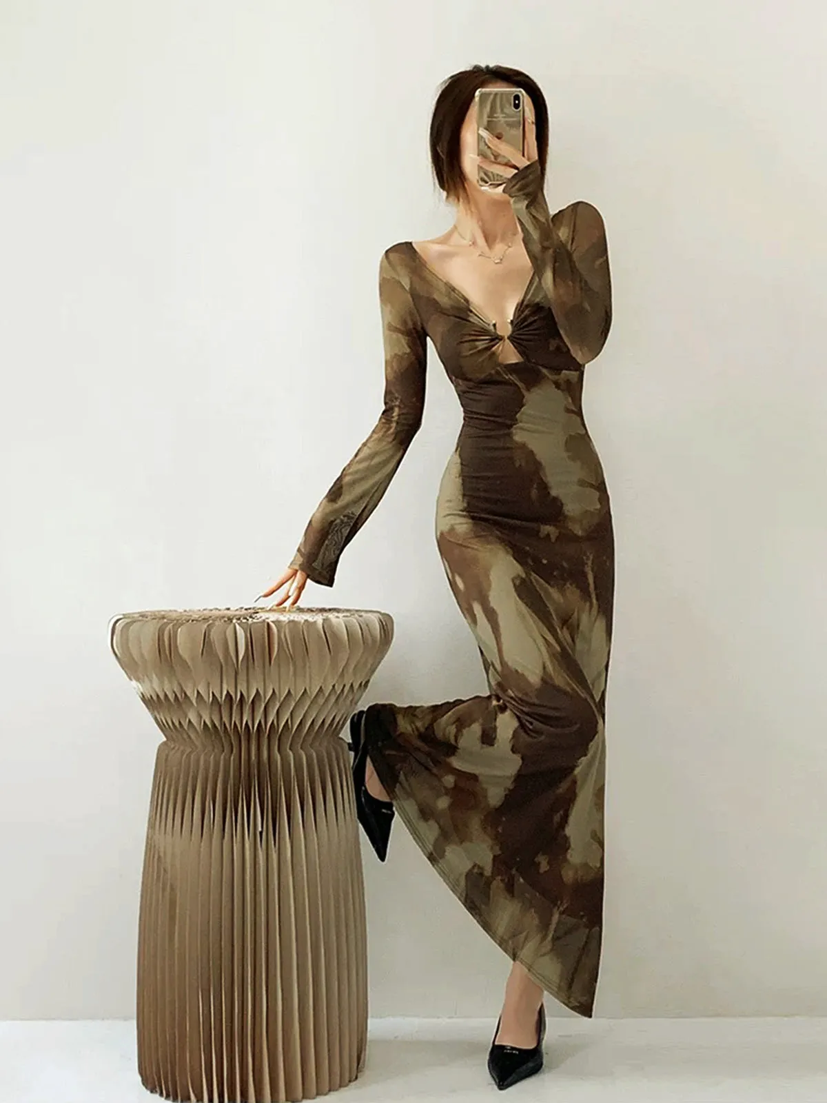 Semi-Sheer U-Ring Ombre Slim Dress sold by COMMENSE product image thumbnail 5