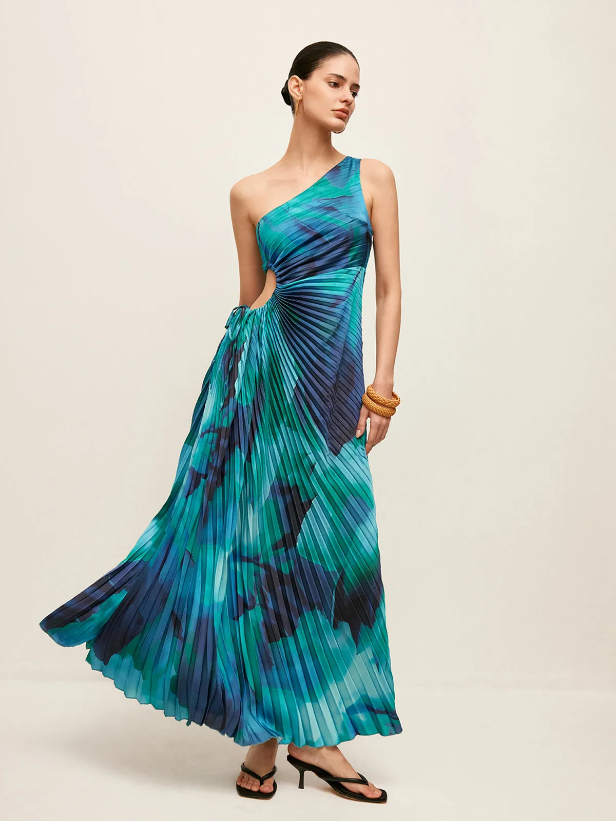 Side Cut-Out One-Shoulder Pleated Dress sold by COMMENSE product image thumbnail 3
