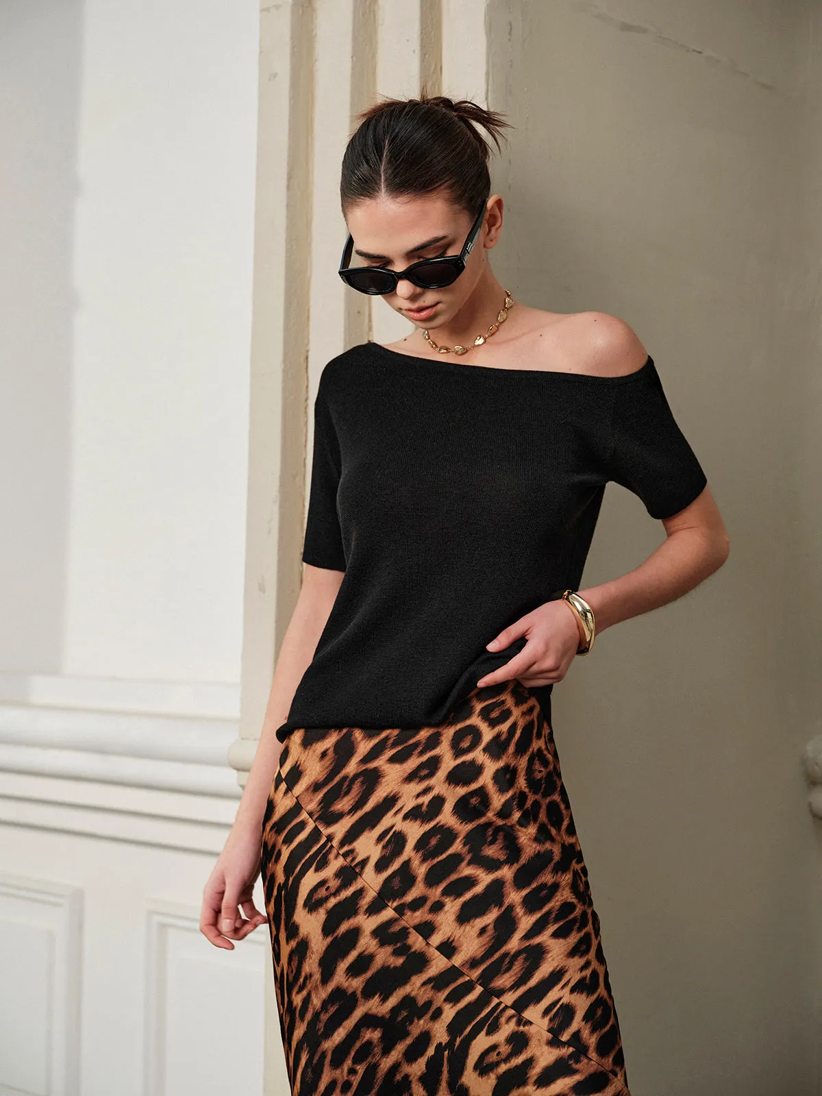 Off-Shoulder Short Sleeve Top sold by COMMENSE product image thumbnail 5