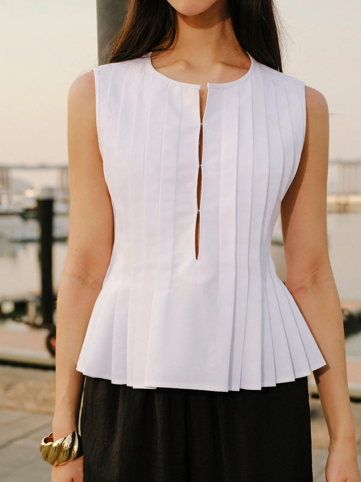 Cotton & Linen Pleated Back Tie Top sold by COMMENSE product image thumbnail 4