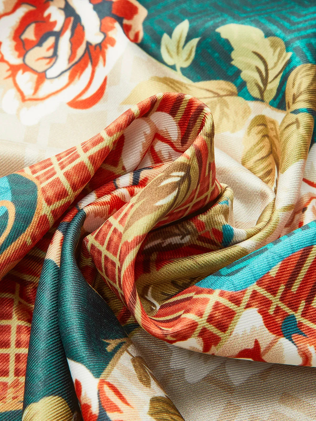 Halter Neck Back-Tie Floral Dress sold by COMMENSE product image thumbnail 4