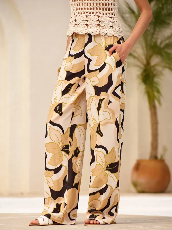 Mid-Waist Floral Print Pockets Pants sold by COMMENSE