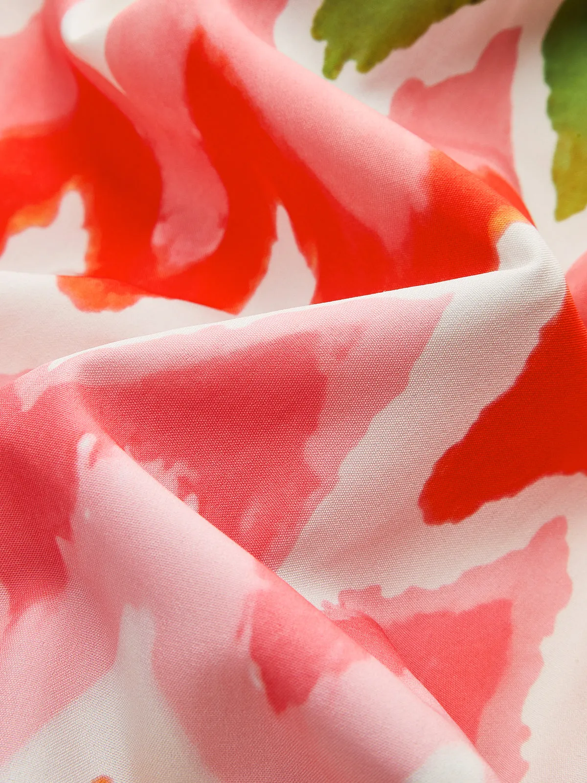 Zigzag Print Ruched Halter Dress sold by COMMENSE product image thumbnail 4