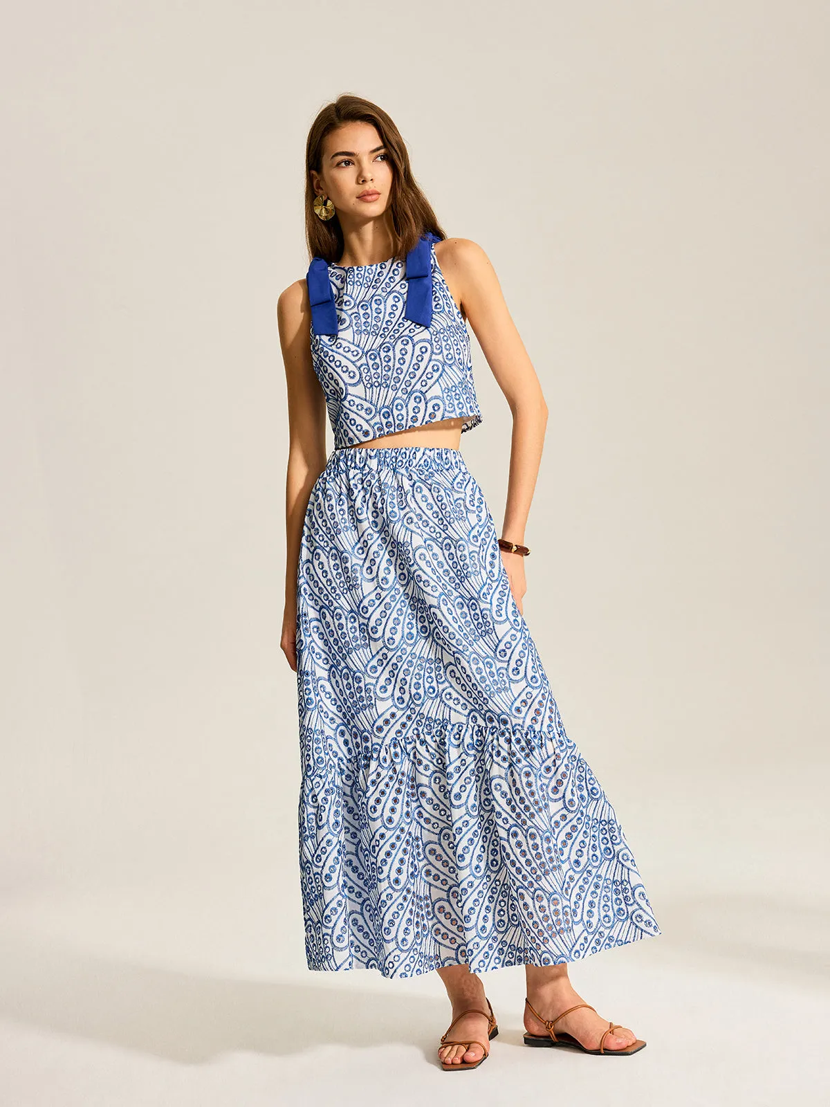 Sleeveless Contrast-Trim Top And Elastic-Waist Maxi Skirt Set sold by COMMENSE product image thumbnail 5