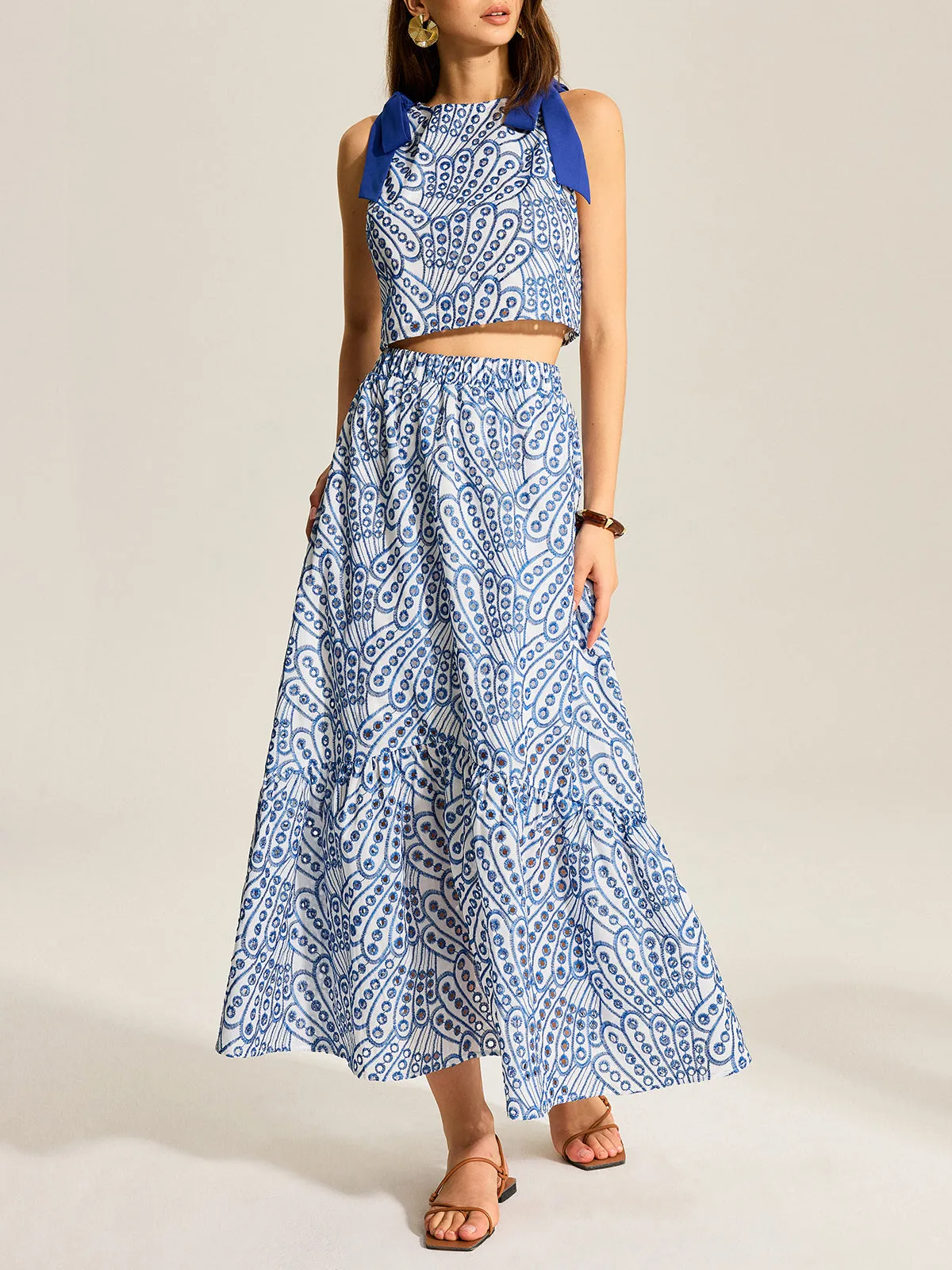 Sleeveless Contrast-Trim Top And Elastic-Waist Maxi Skirt Set sold by COMMENSE