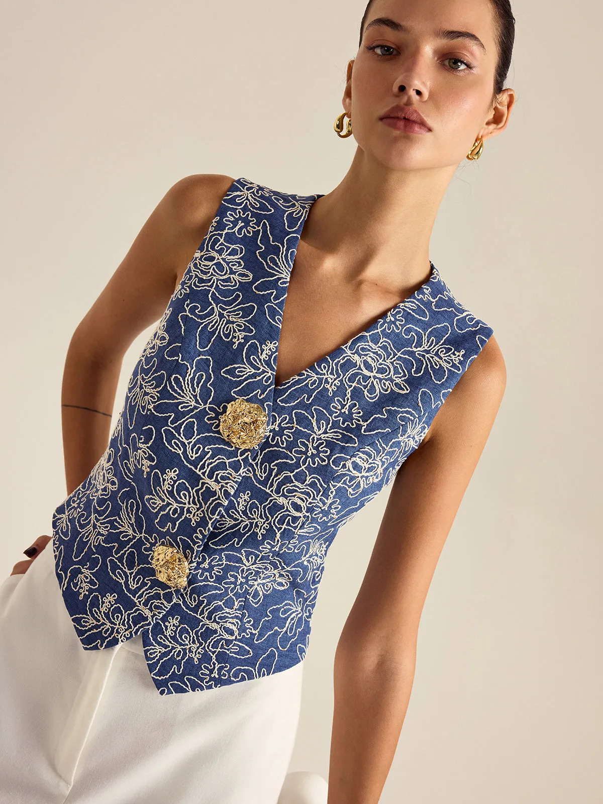 Floral Embroidered Vest sold by COMMENSE product image thumbnail 4