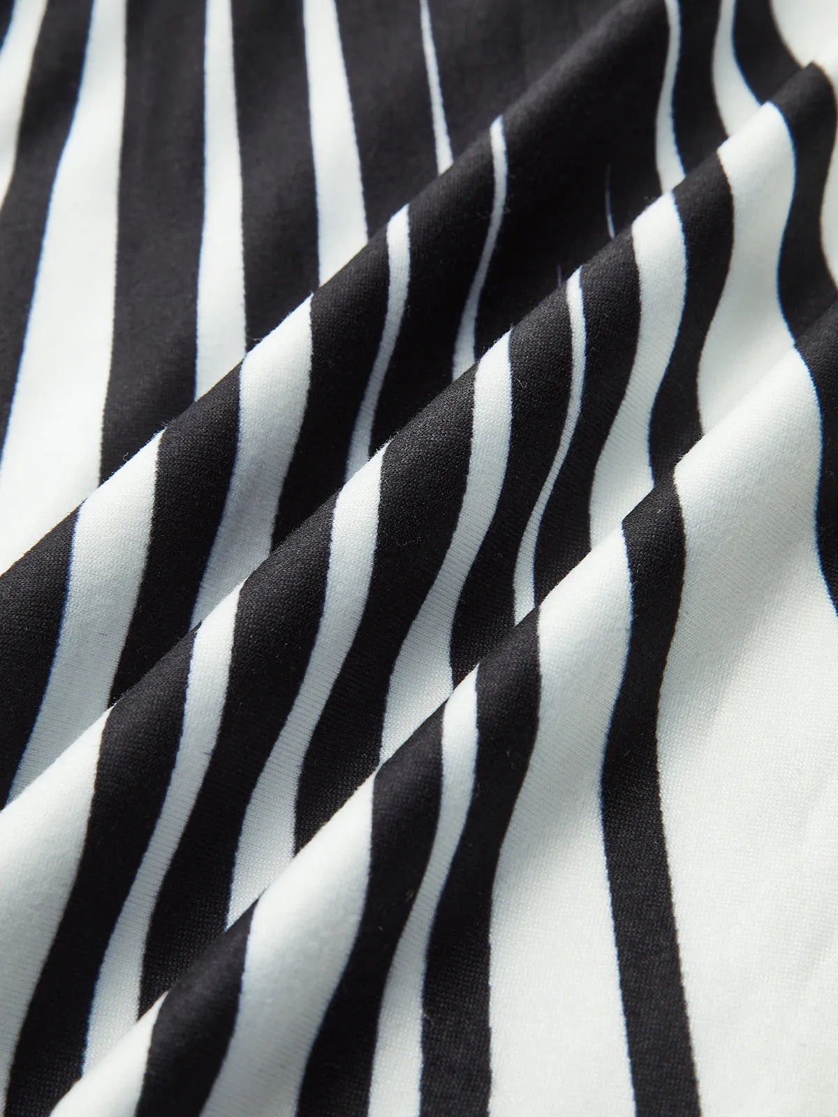 Asymmetrical One-Shoulder Striped Top sold by COMMENSE product image thumbnail 4