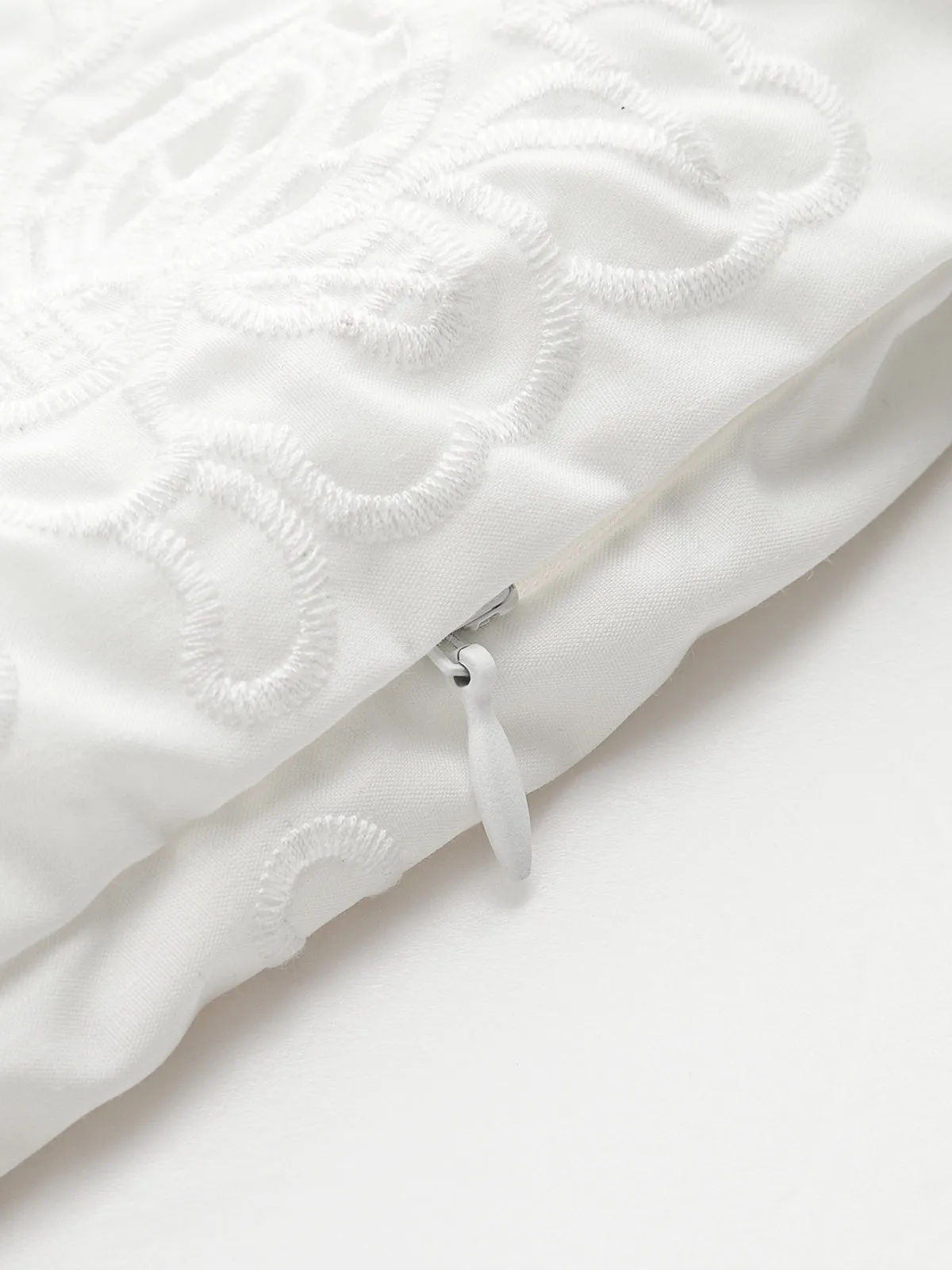 Lace Trim Mid-Waist Shorts sold by COMMENSE product image thumbnail 4