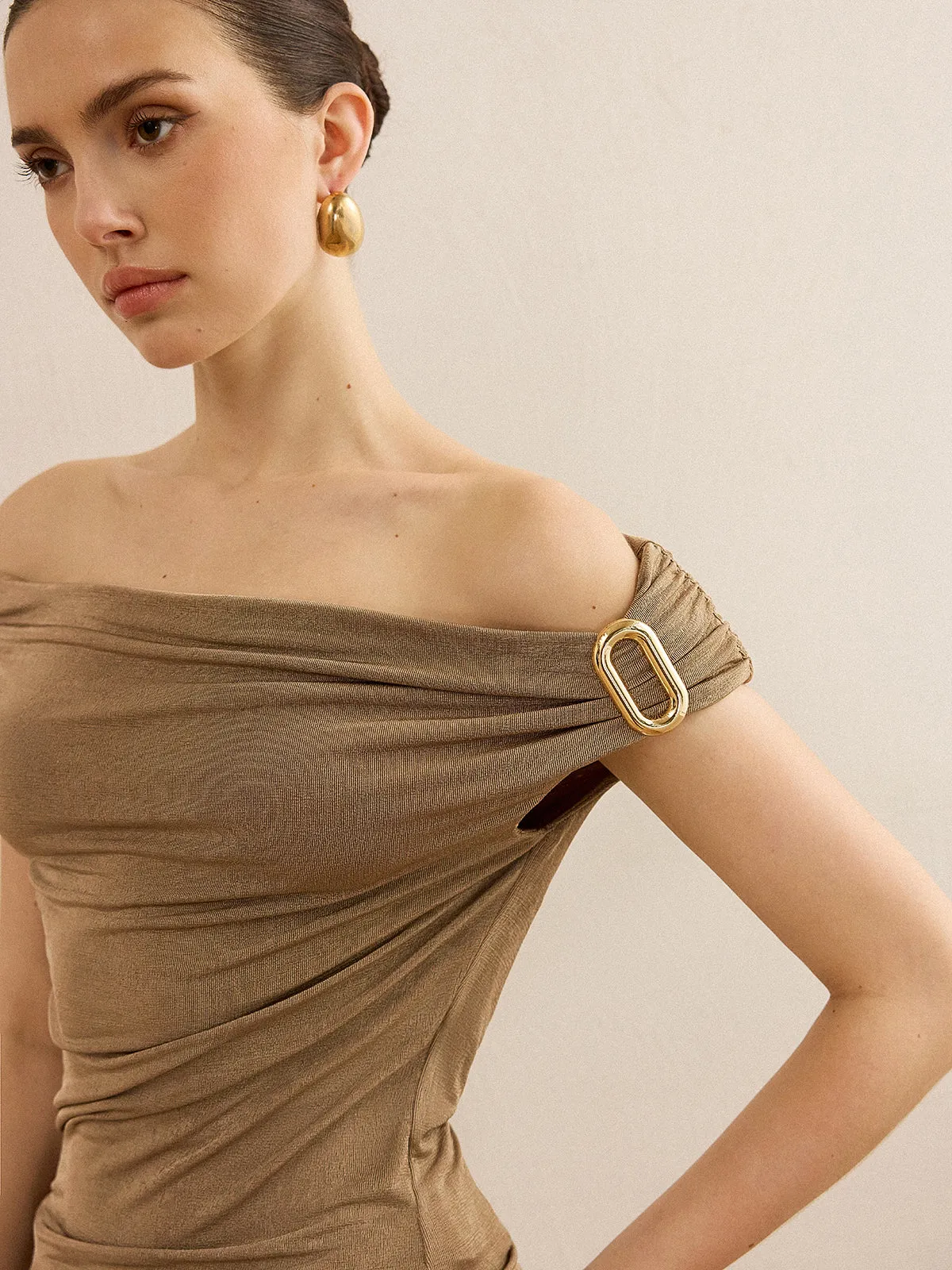 Off-Shoulder Ruched Top with Metal Buckle sold by COMMENSE product image thumbnail 3