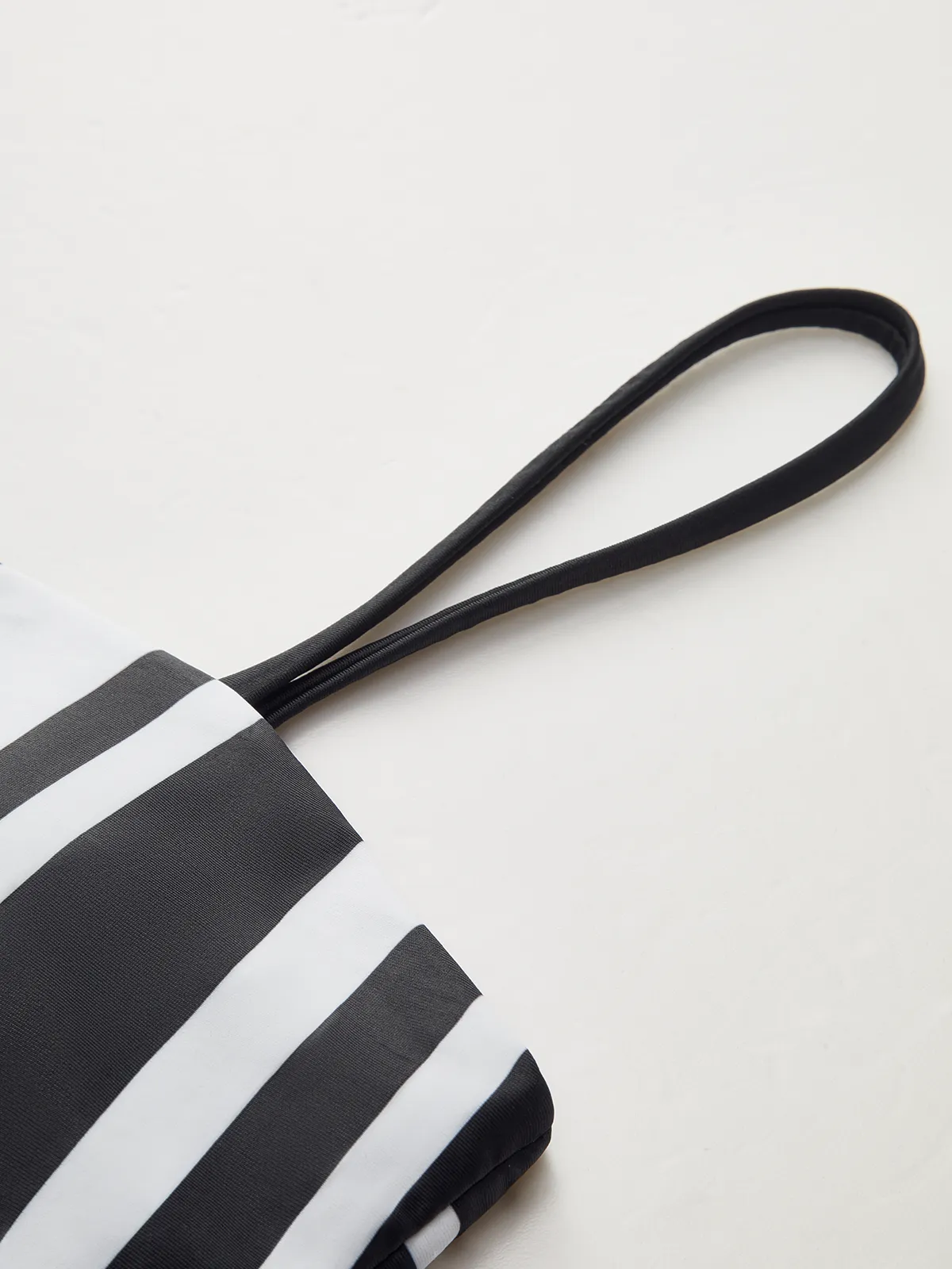 Geometric Print Asymmetric Strap Bikini Top sold by COMMENSE product image thumbnail 3