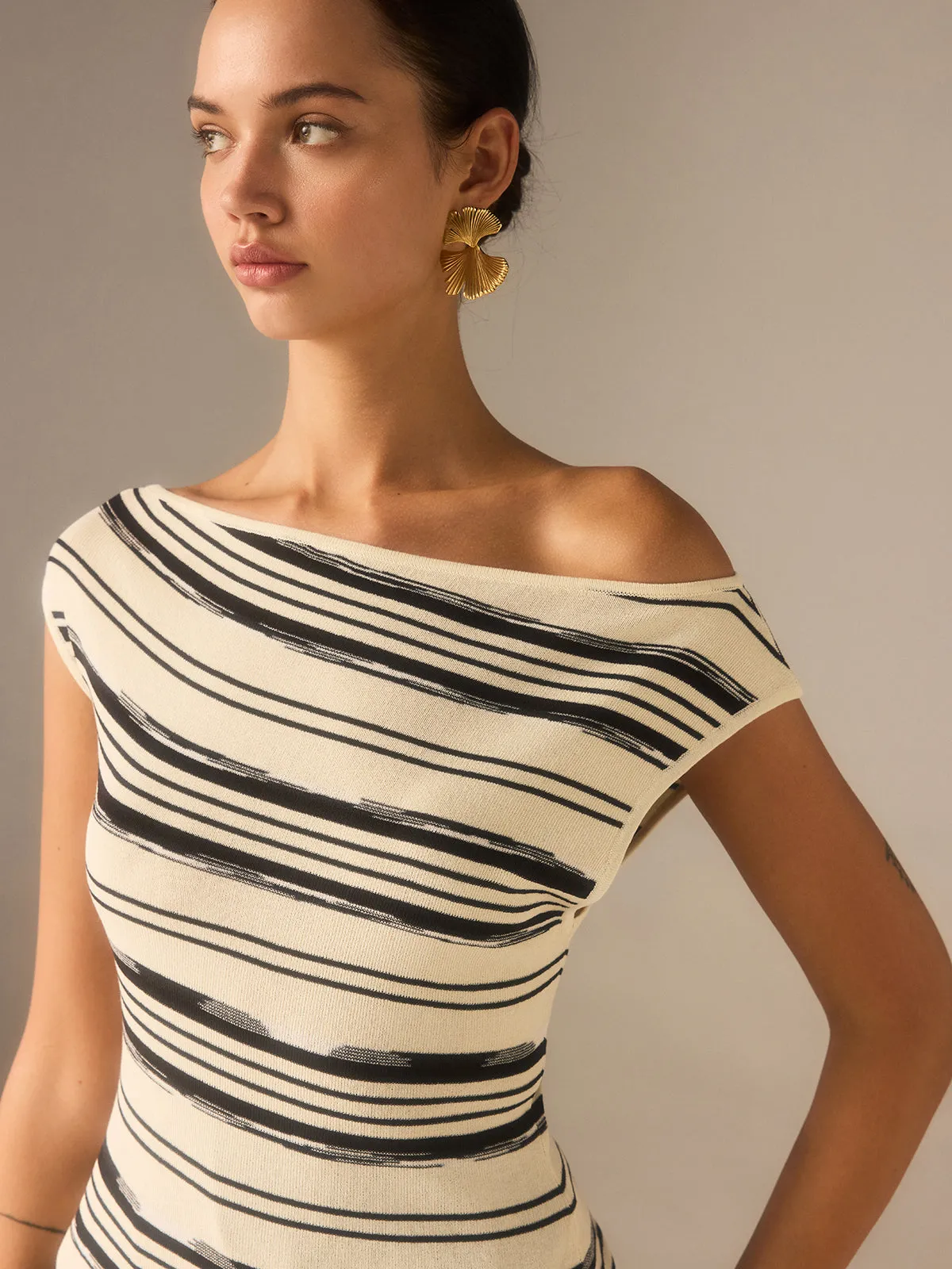 Asymmetric Off-Shoulder Striped Knit Top sold by COMMENSE product image thumbnail 5