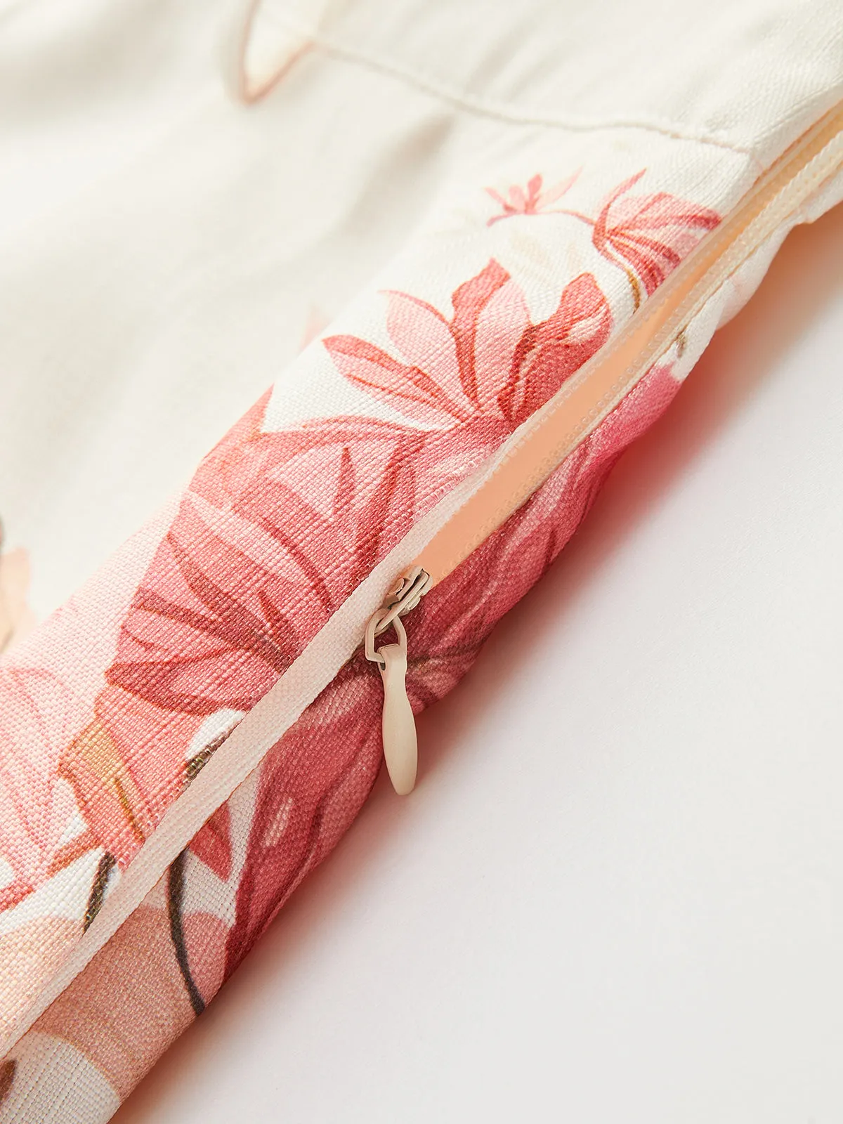 Belted Tropical Print Mid-Waist Shorts sold by COMMENSE product image thumbnail 3