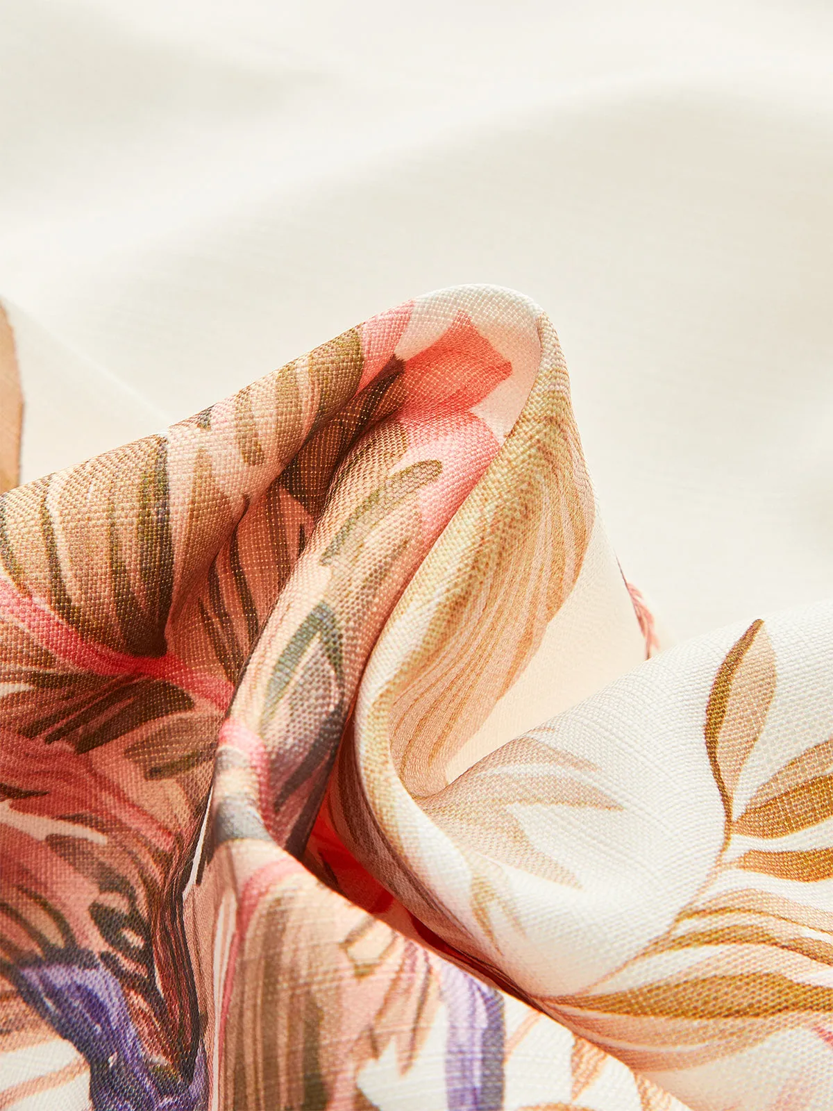 Belted Tropical Print Mid-Waist Shorts sold by COMMENSE product image thumbnail 5