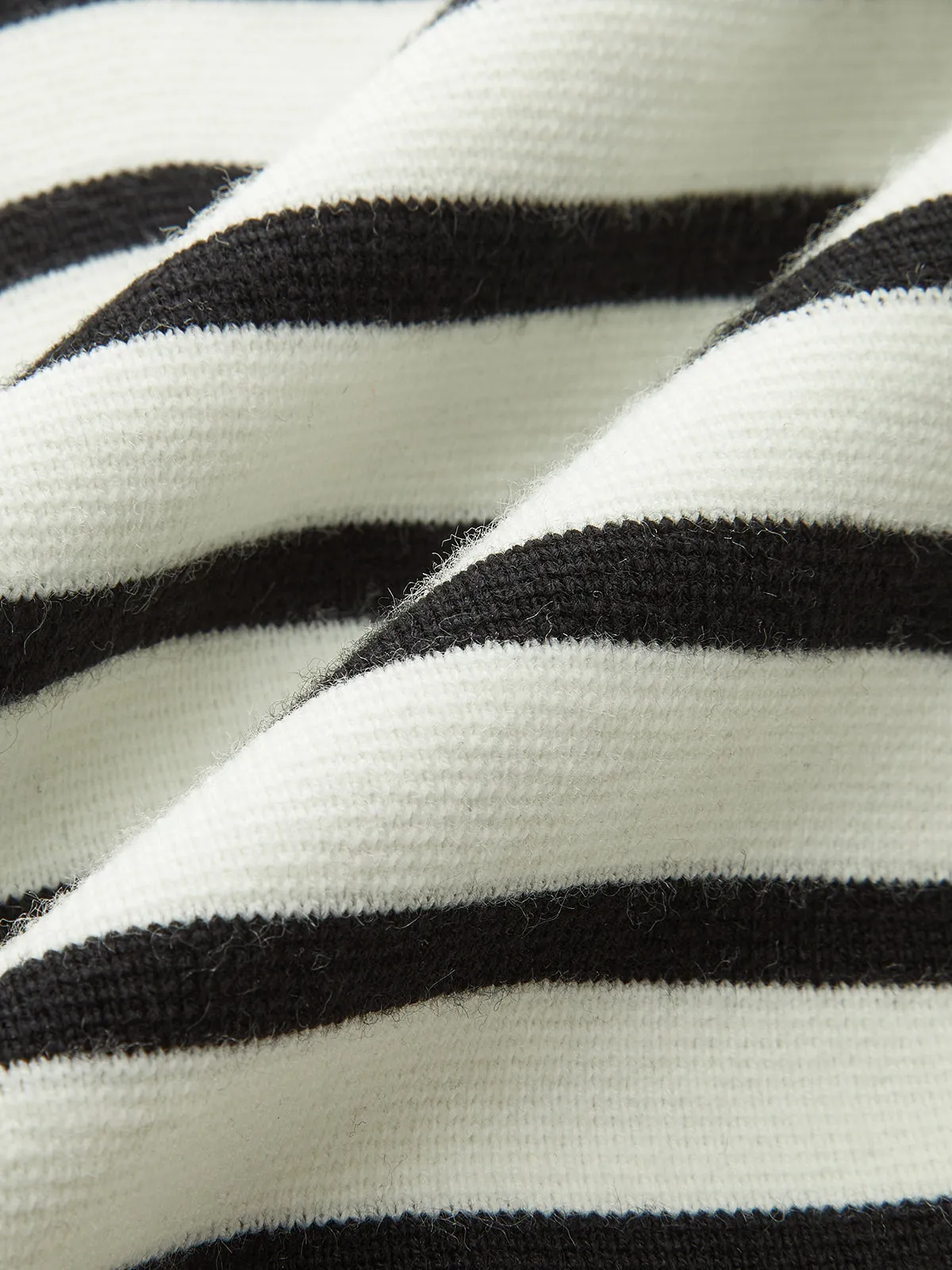 Cable Knit Trim Striped Vest sold by COMMENSE product image thumbnail 4