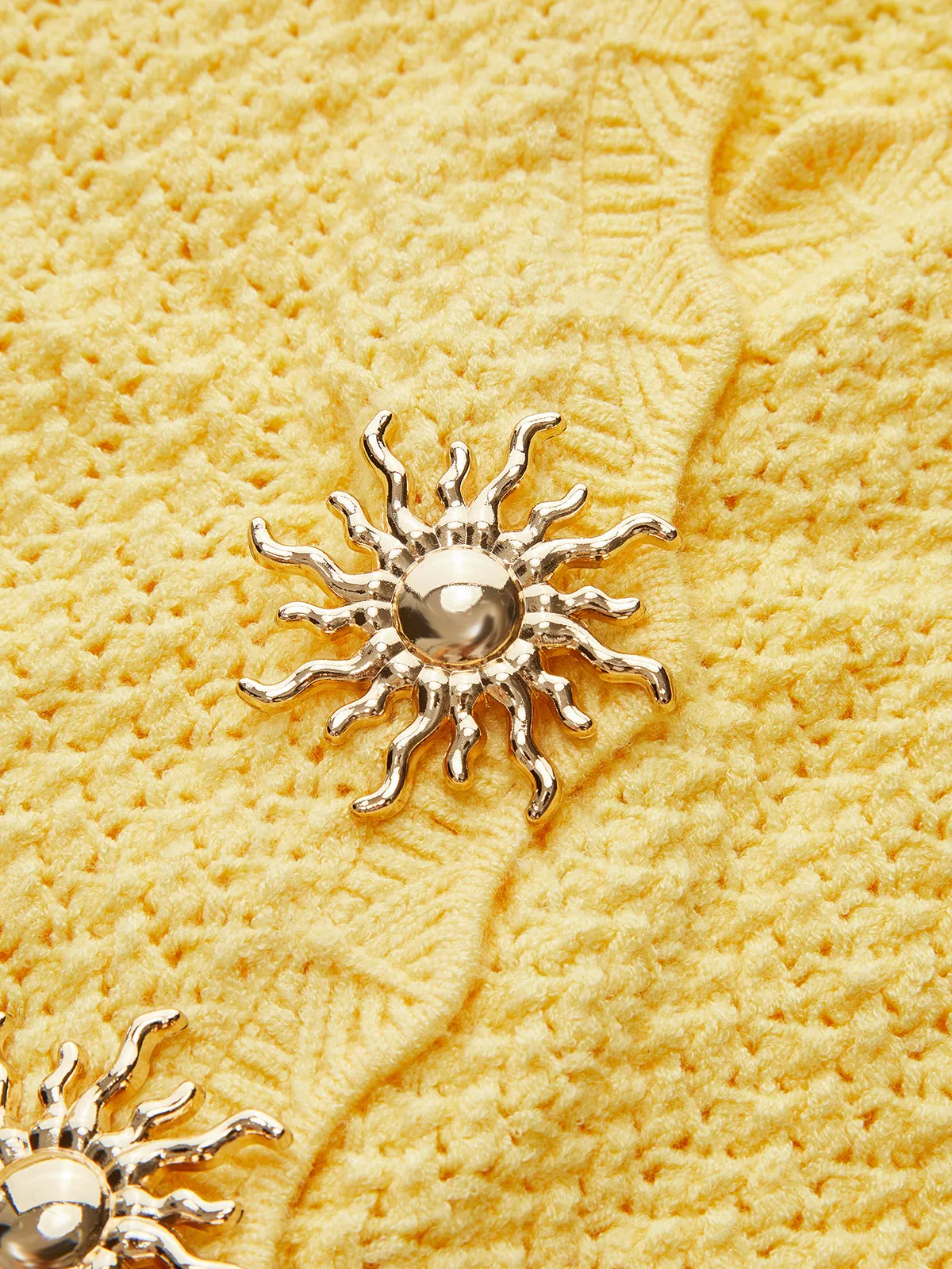 Metal Detail Scallop Trim Knit Vest sold by COMMENSE product image thumbnail 3