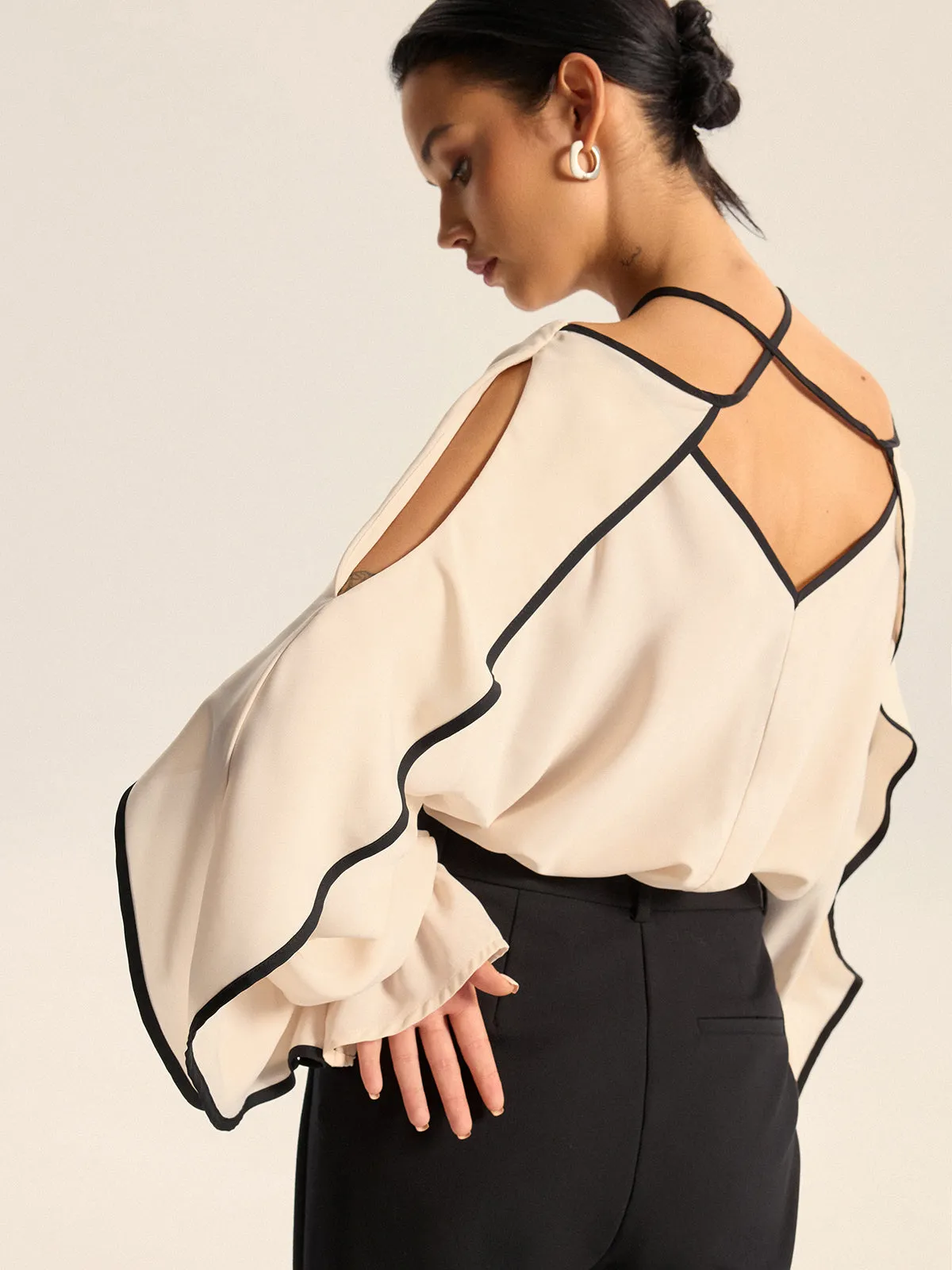 Contrast Trim Ruffle Collar Blouse sold by COMMENSE product image thumbnail 5