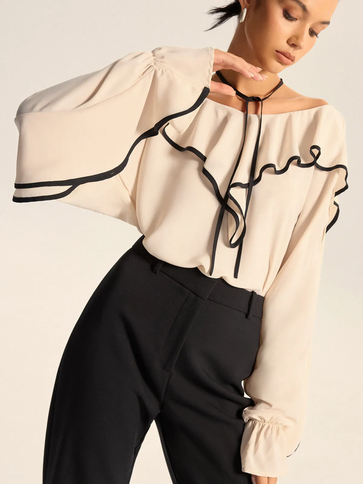 Contrast Trim Ruffle Collar Blouse sold by COMMENSE product image thumbnail 3