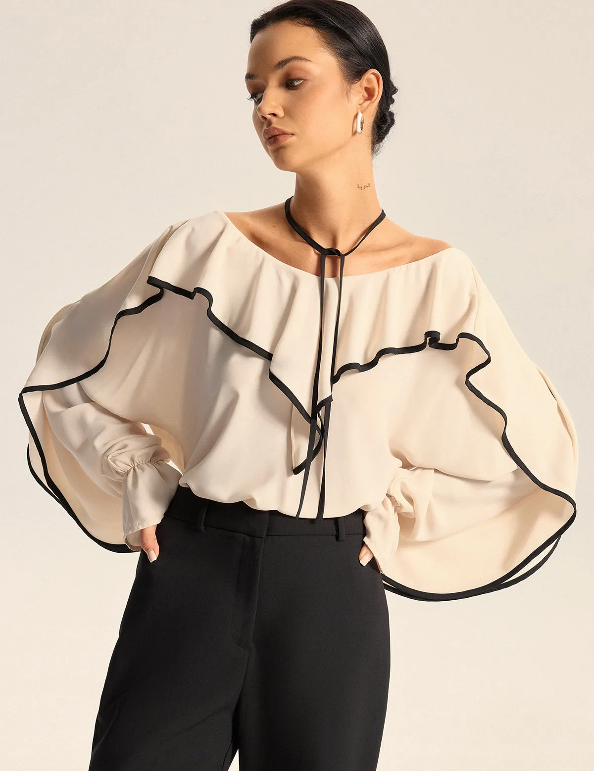 Contrast Trim Ruffle Collar Blouse sold by COMMENSE product image thumbnail 4