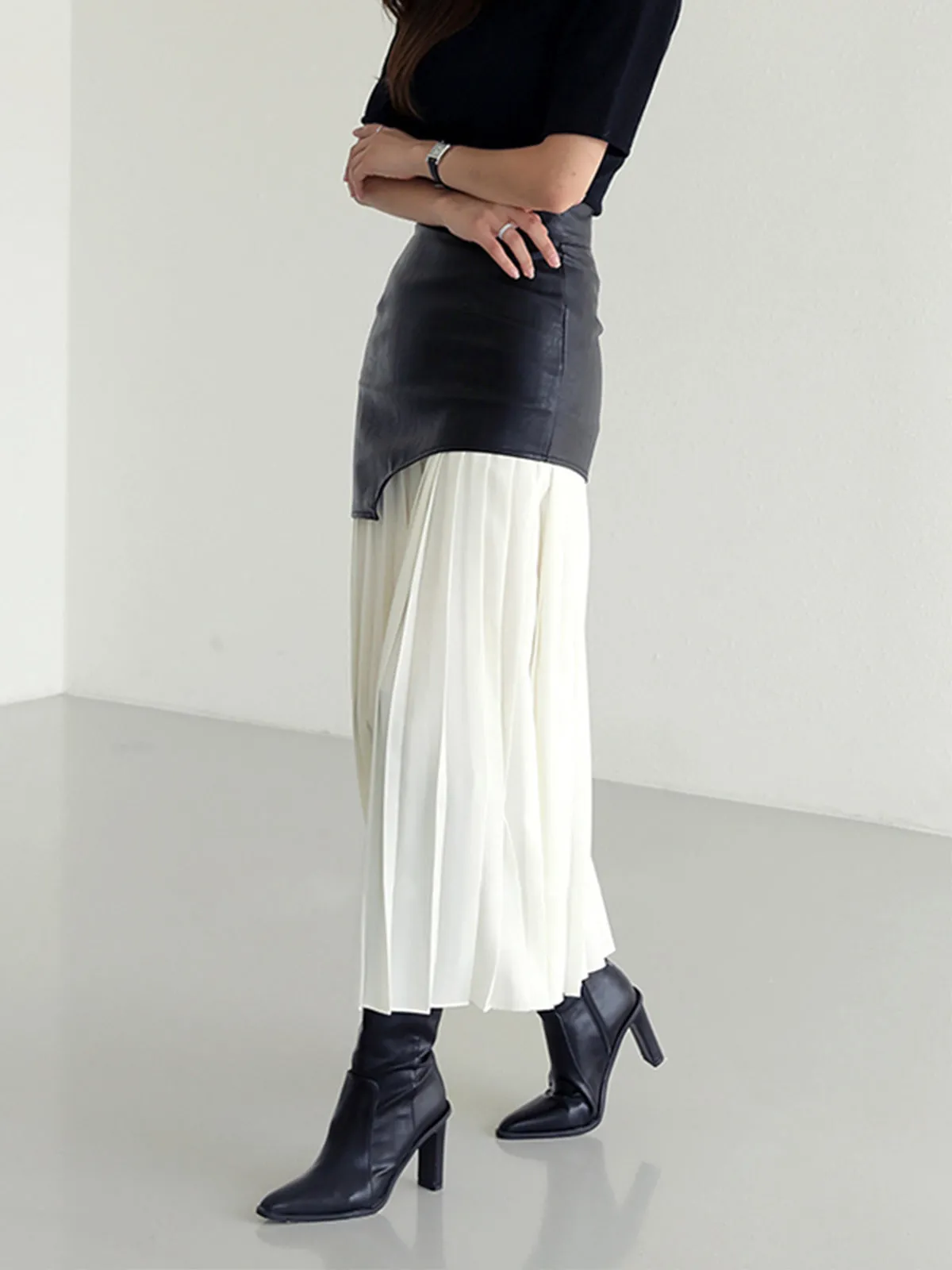 Asymmetric Patchwork Faux Leather Chiffon Pleated Maxi Skirt sold by COMMENSE product image thumbnail 4